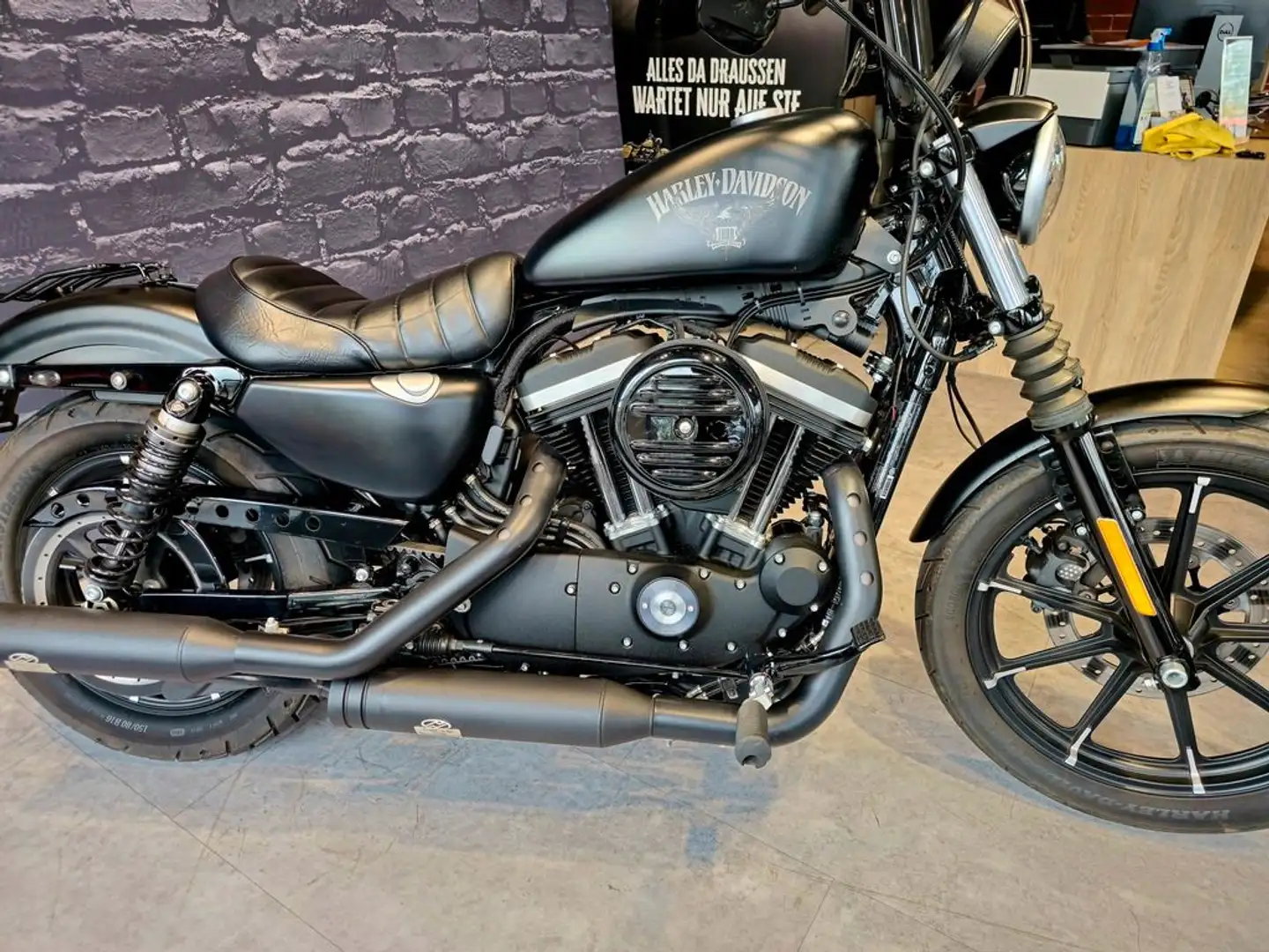 Harley-Davidson 883 Iron Schwarz - 2