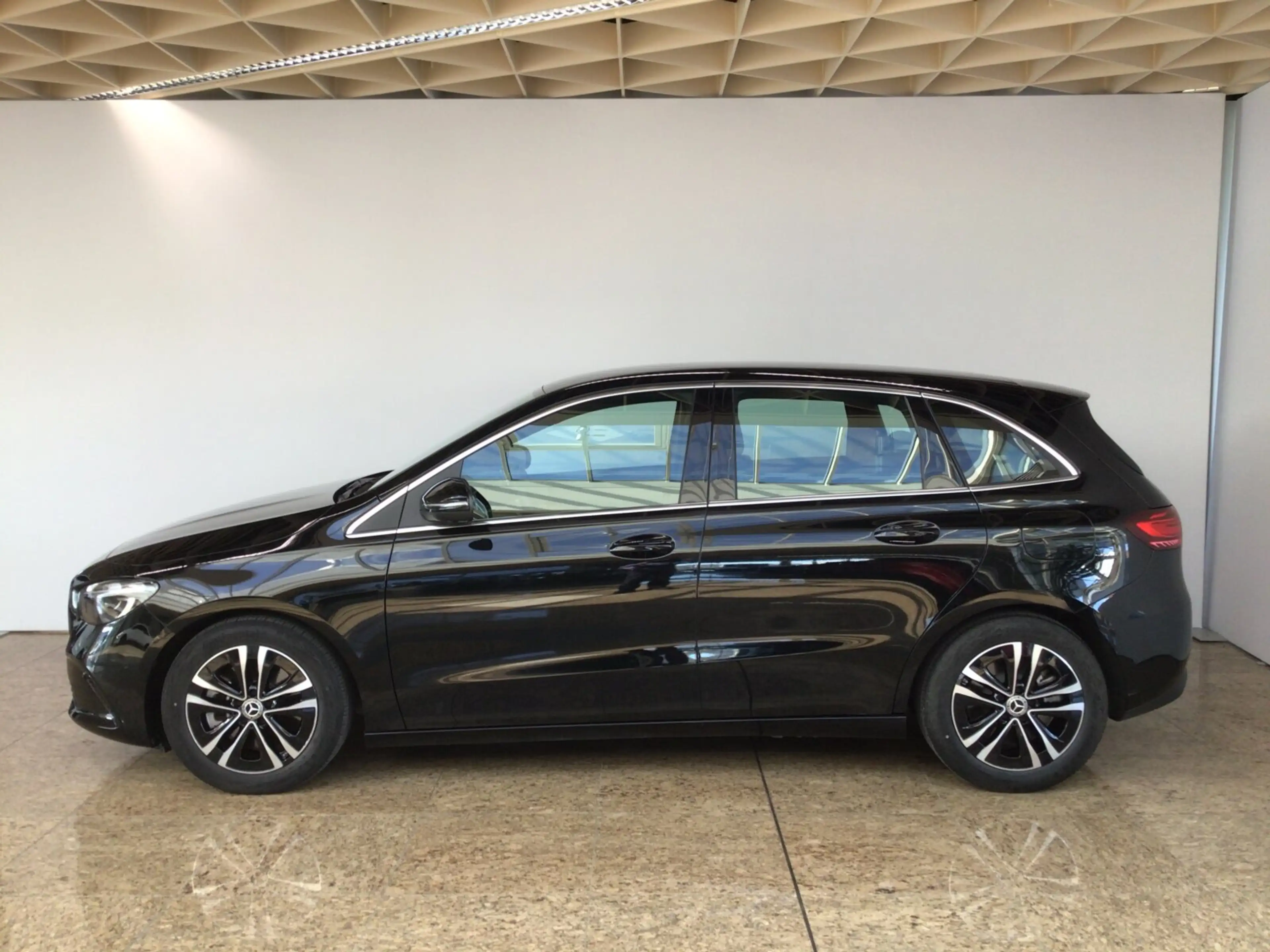 Mercedes-Benz B 250 B 250 4M Progressive/VKZ/MBUX/LED/Kamera/CarPlay — photo 2