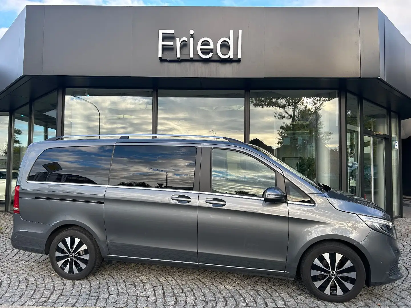 Mercedes-Benz V 250 V250d L Avantgarde Ed. 360 Distronic LED Burmest Grau - 2