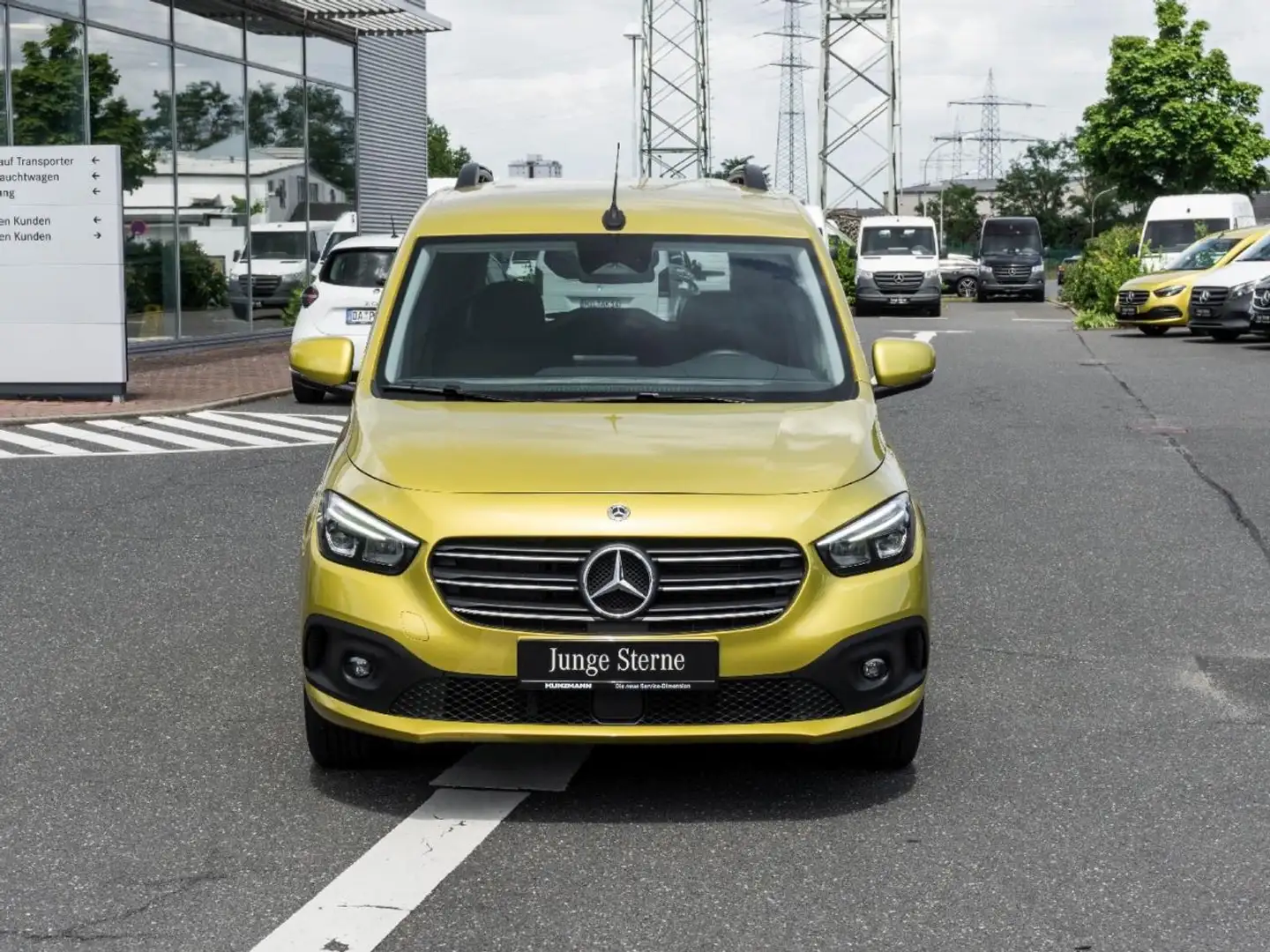 Mercedes-Benz T-Class T 180 Standard MBUX Navi LED Kamera Park-Paket Gelb - 2