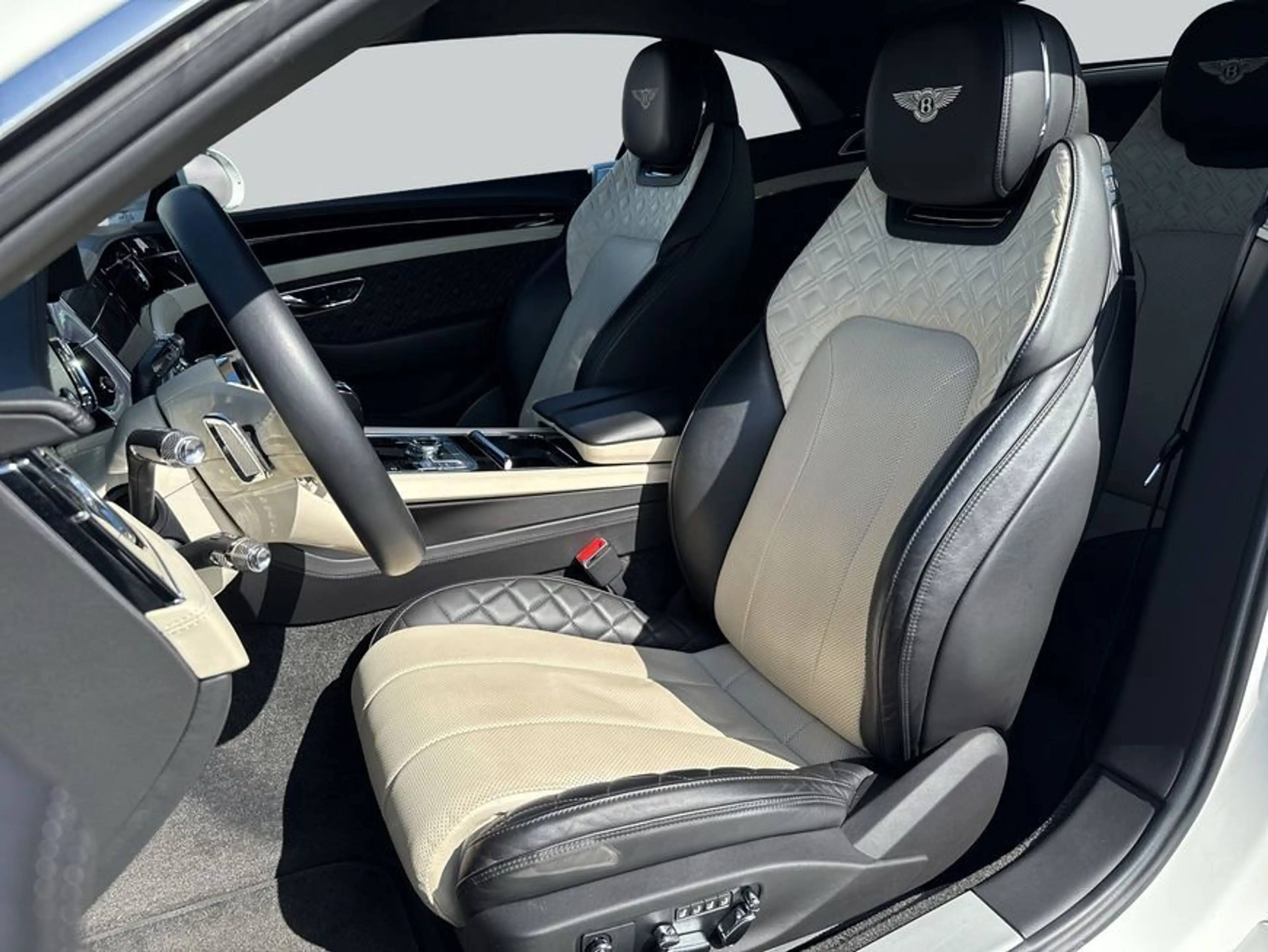 Bentley Continental GTC New Continental GTC V8 — photo 13