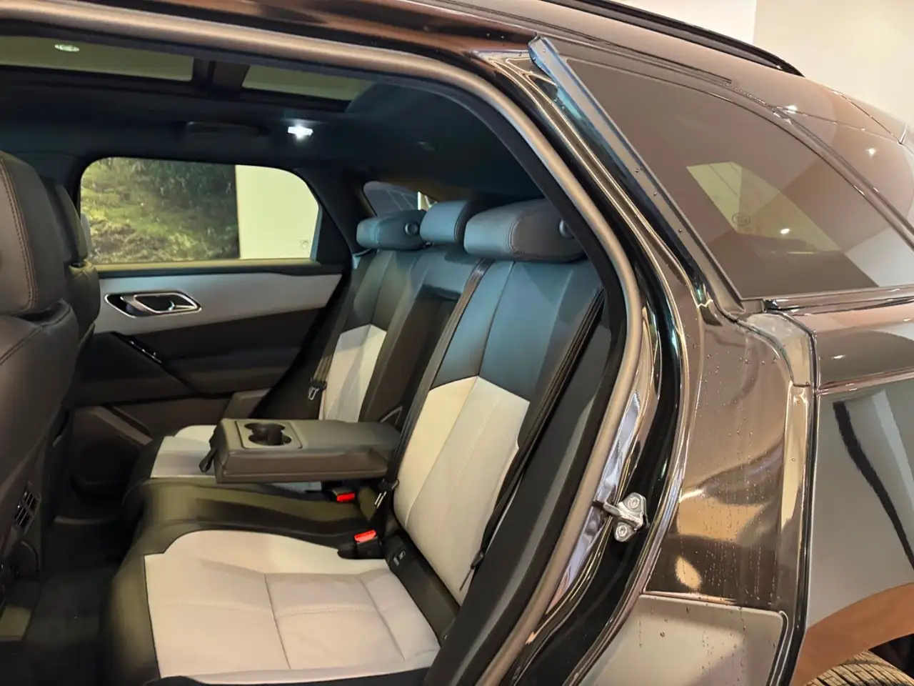Land Rover Range Rover Velar снимка Land Rover Range Rover Velar