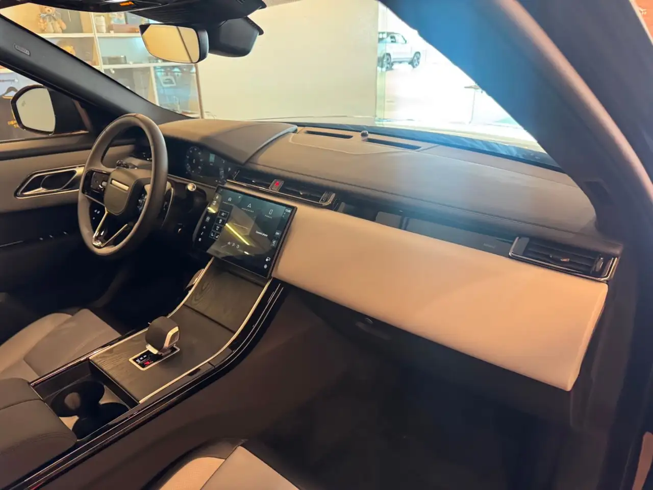 Land Rover Range Rover Velar снимка Land Rover Range Rover Velar