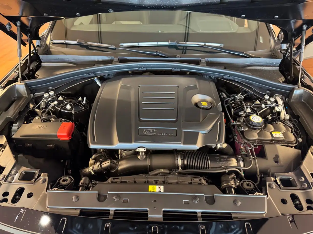 Land Rover Range Rover Velar снимка Land Rover Range Rover Velar