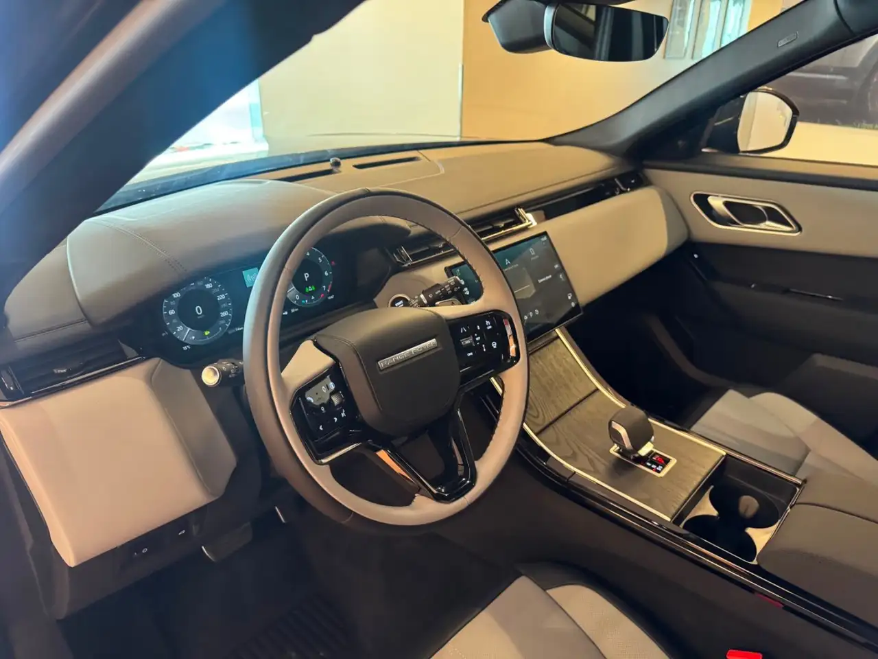 Land Rover Range Rover Velar снимка Land Rover Range Rover Velar