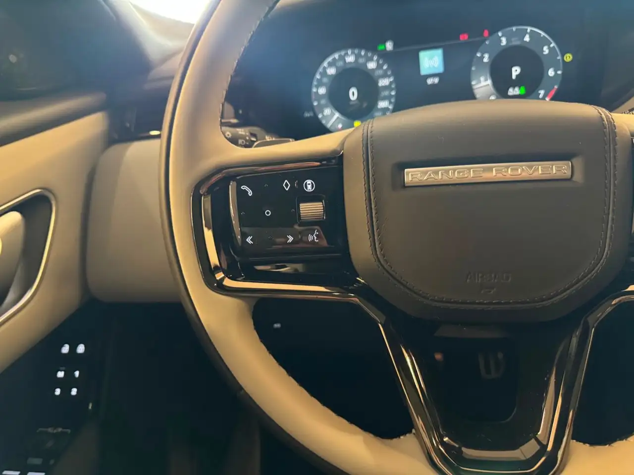 Land Rover Range Rover Velar снимка Land Rover Range Rover Velar