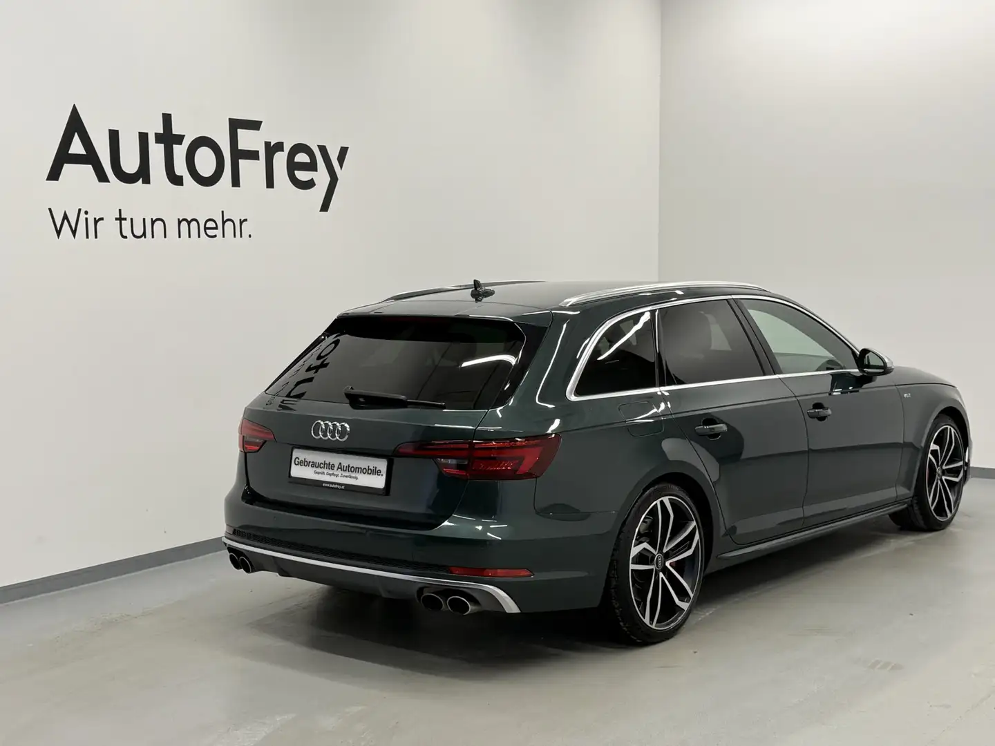 Audi S4 Avant 3,0 TFSI quattro S-tr Grün - 2