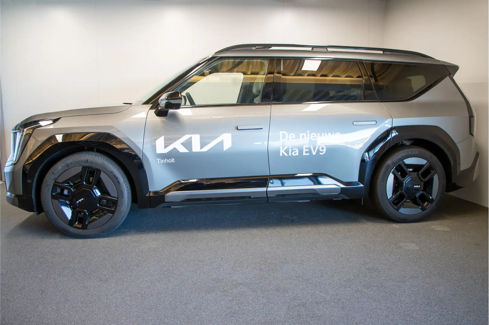 Kia EV9 Launch Edition GT-Line AWD 99.8 kWh Grijs - 2