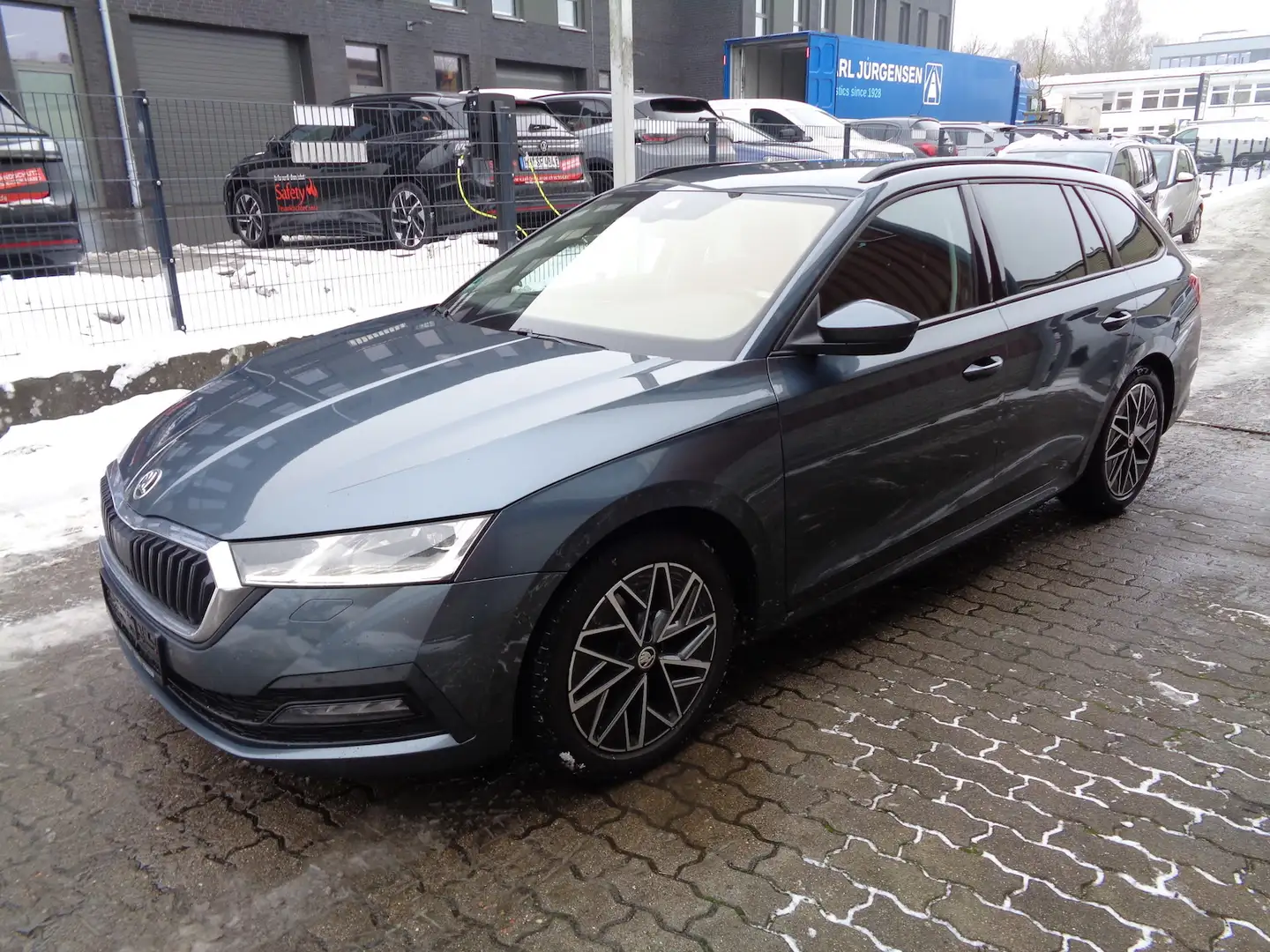 Skoda Octavia 2.0 TDI Ambition, DSG, AHK, Kamera, Navi Grau - 2