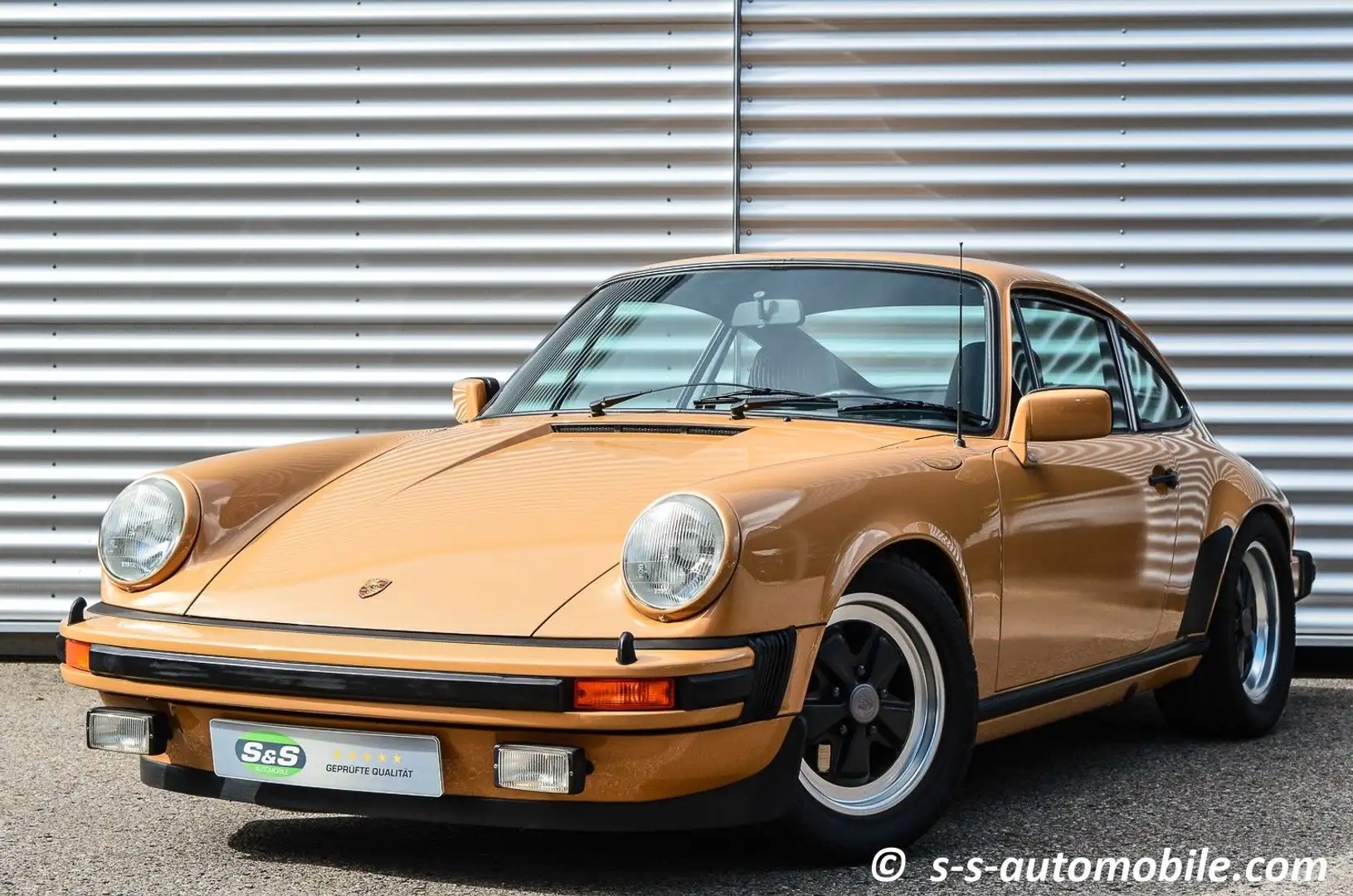 Porsche 911 SC 3.0 Fuchs Räder Nadelstreifen Beige - 1