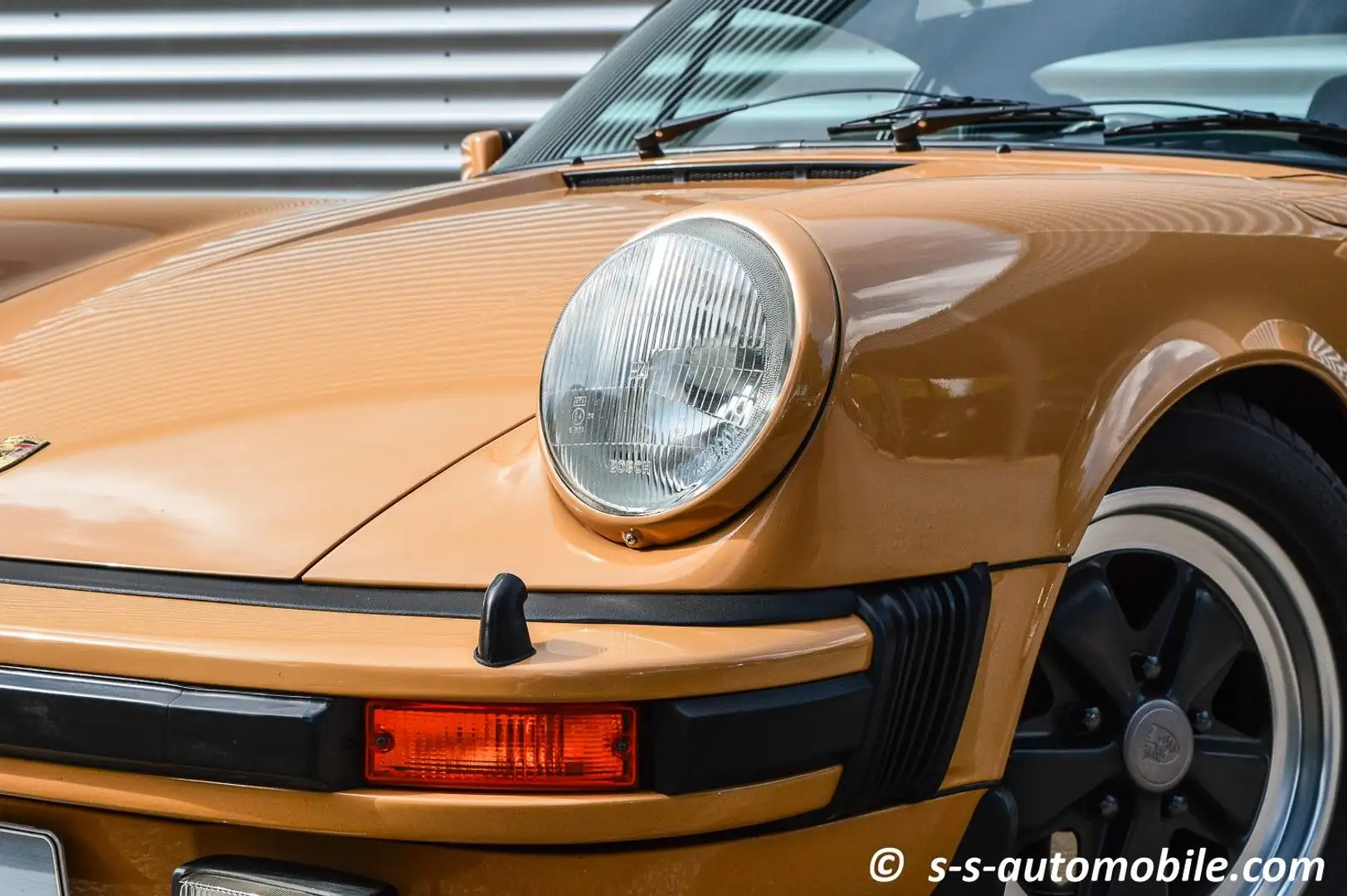 Porsche 911 SC 3.0 Fuchs Räder Nadelstreifen Beige - 2