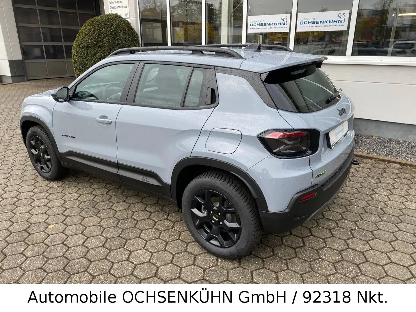 Jeep Avenger 1.2 Upland 4x4 / LED, Allw.R. Gris - 2