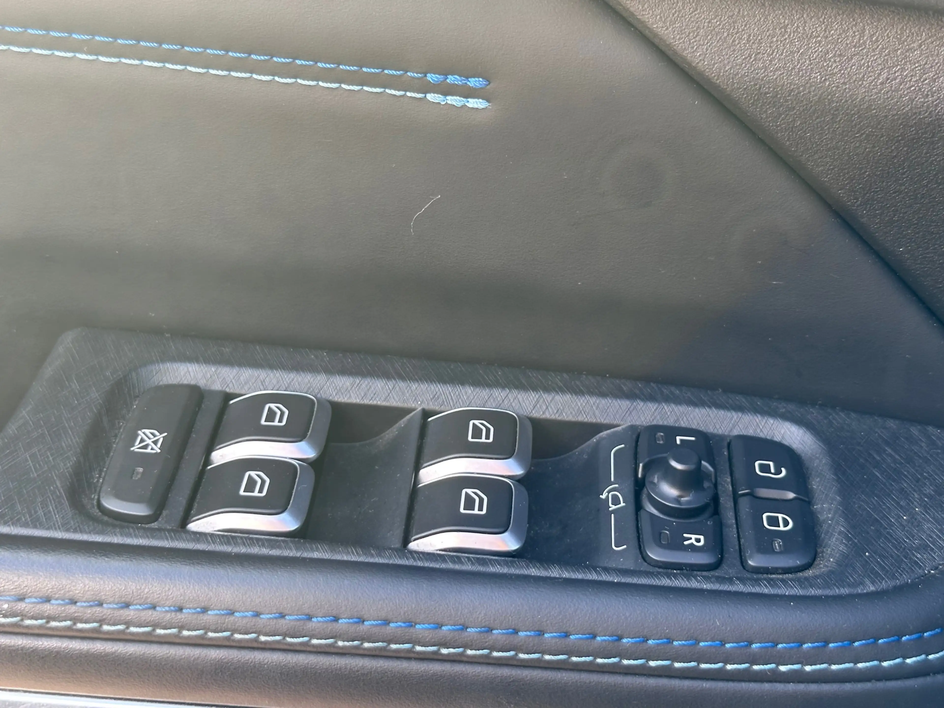 Lynk & Co 01 1.5 PHEV 6,6kWh SOH 97% PANO 360°cam Apple/Android — photo 14