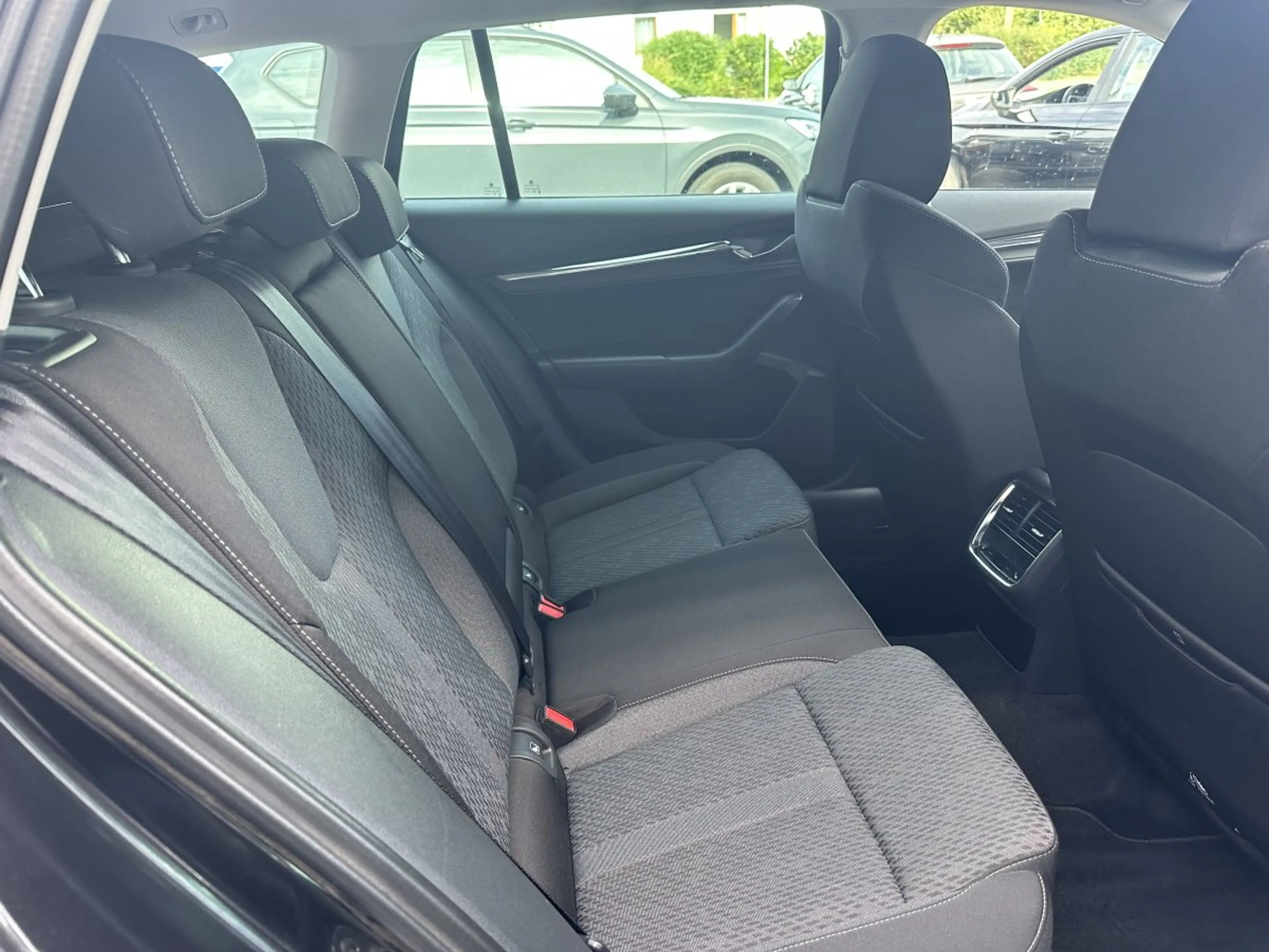 Skoda Octavia Combi 1.5G-TEC DSG FIRST EDITION*VC*LED — photo 12