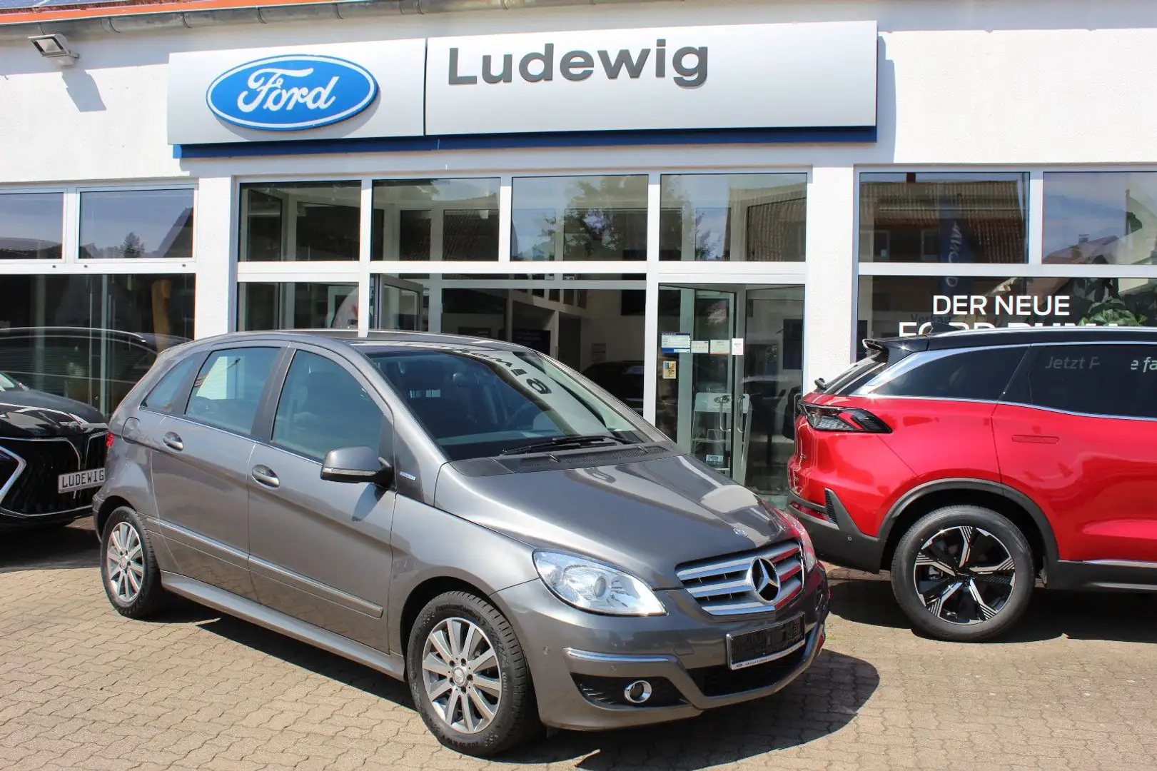 Mercedes-Benz B 180 B -Klasse B 180 PDC Klima Sitzheitzung Gris - 1