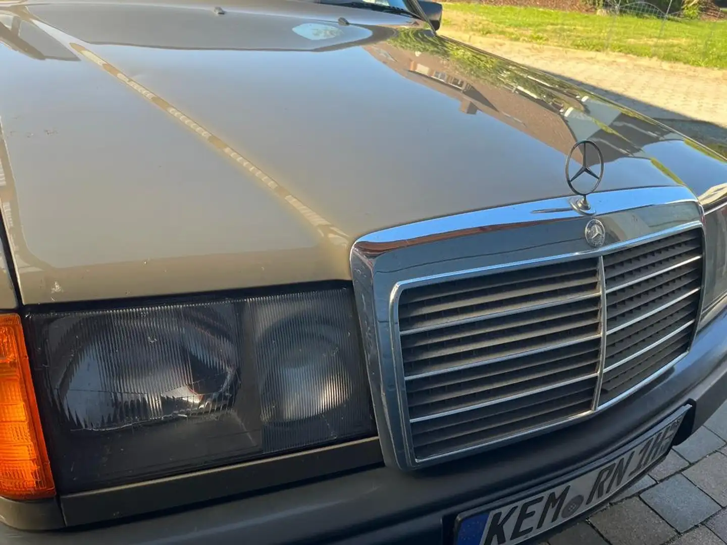 Mercedes-Benz 200 200 Beżowy - 1