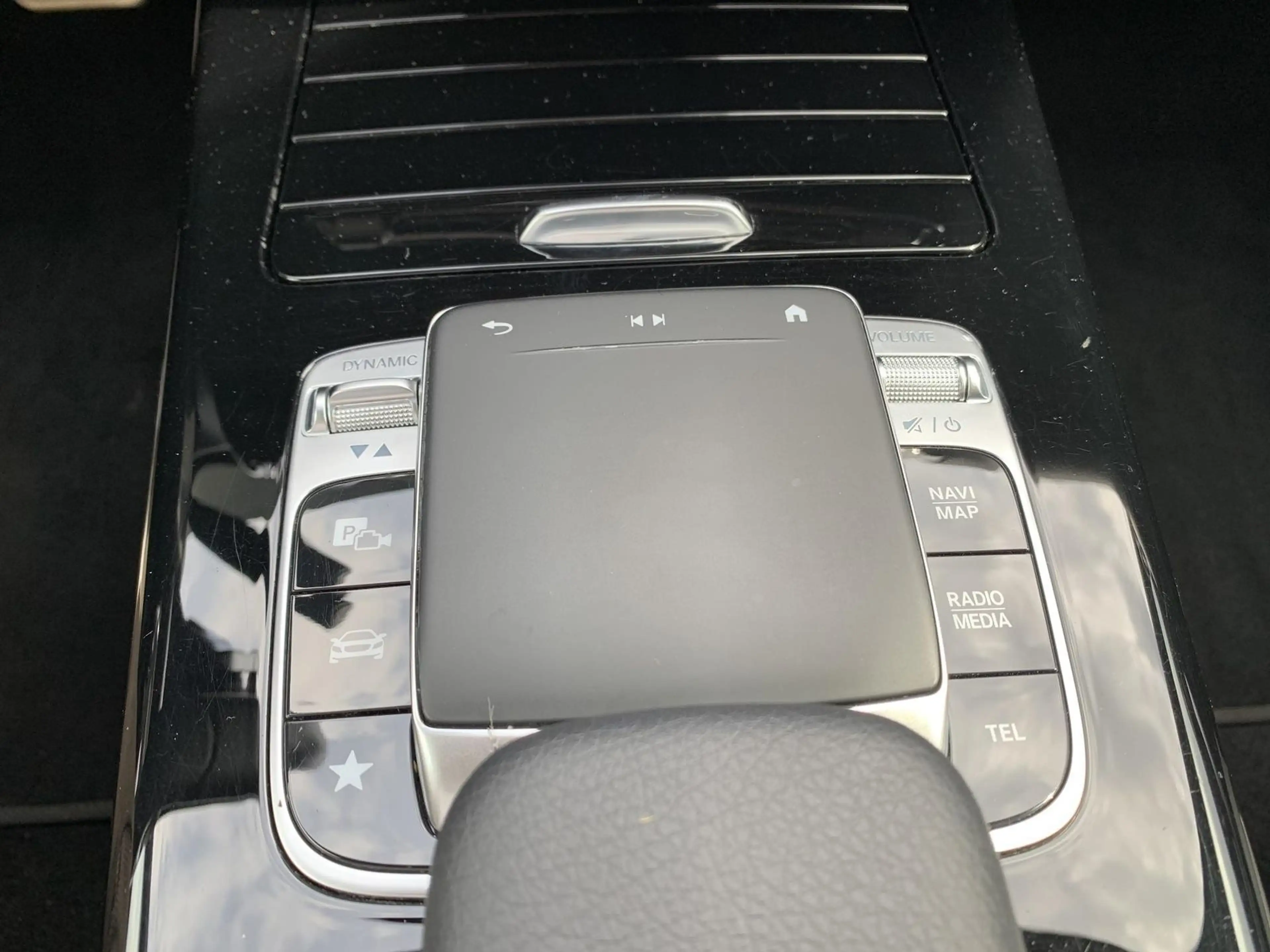 Mercedes-Benz A 200 A200d AMG-Line NightPaket+Ambiente+RFK+Keyless — photo 13