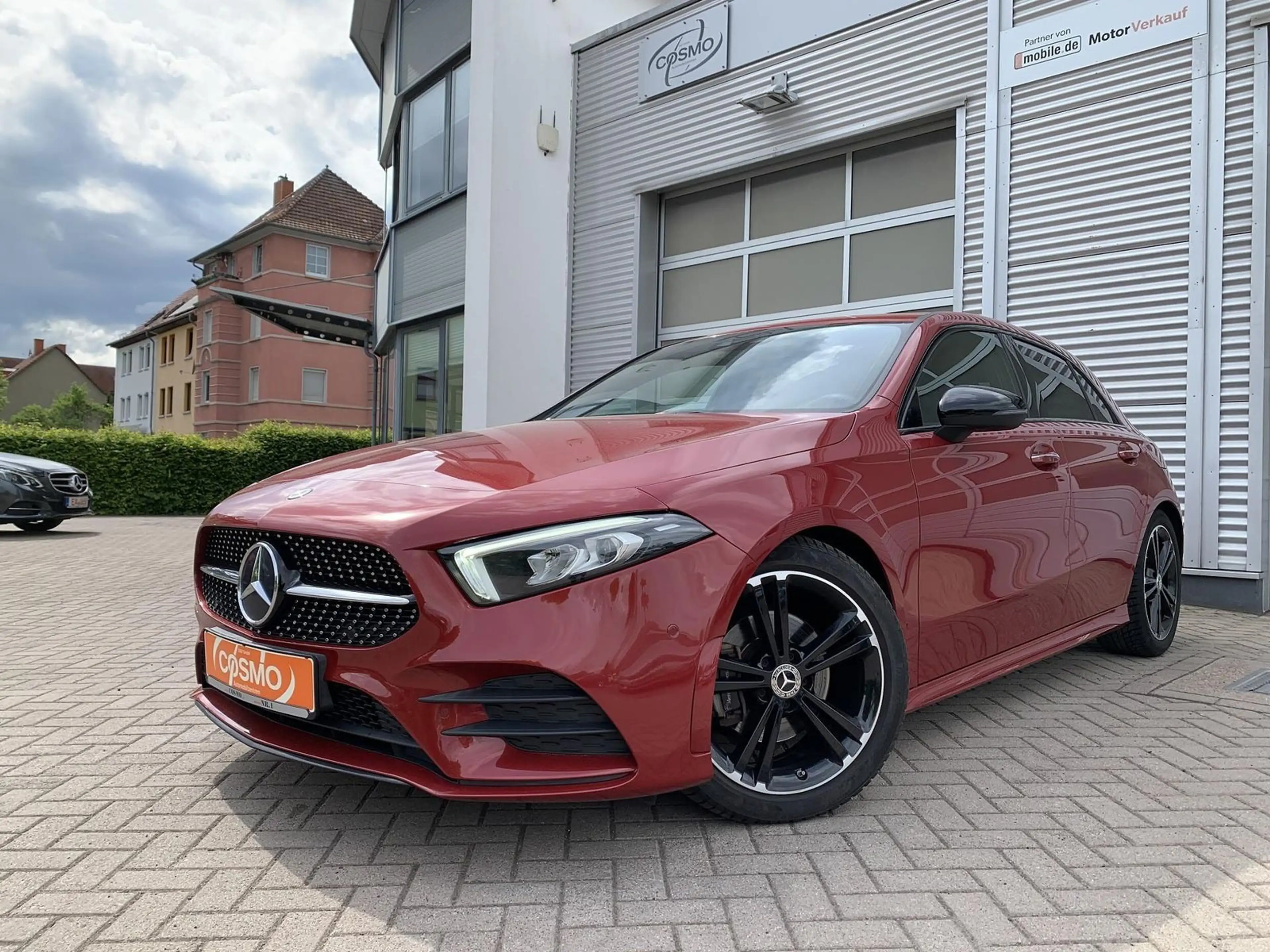 Mercedes-Benz A 200 A200d AMG-Line NightPaket+Ambiente+RFK+Keyless