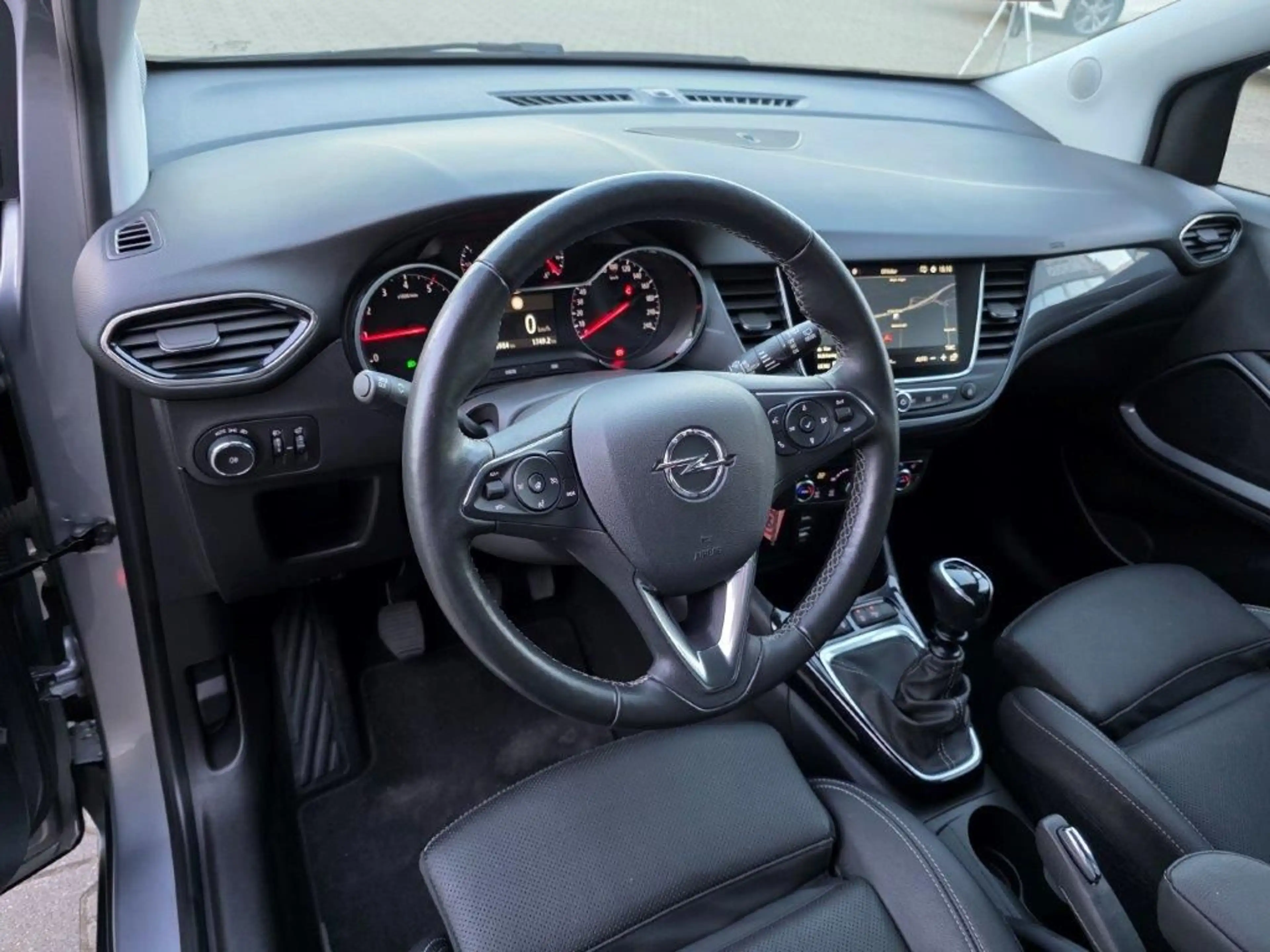 Opel Crossland X 1.2 Start/Stop Innovation — photo 9