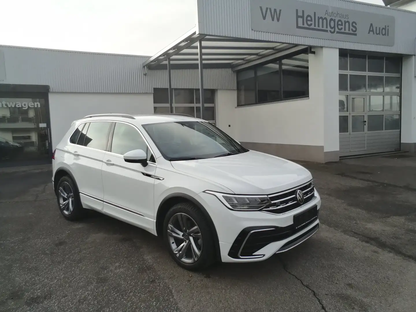 Volkswagen Tiguan 1.5 TSI OPF DSG R-Line NAVI LED ACC AHK KAM EPAKET Weiß - 1