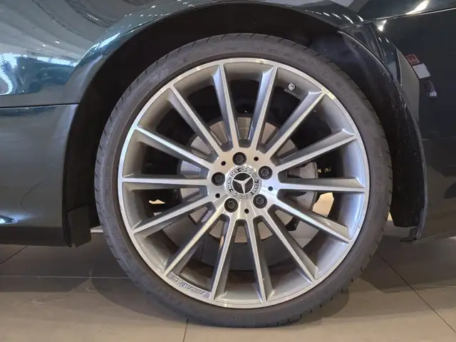 Mercedes-Benz E-Class view 5