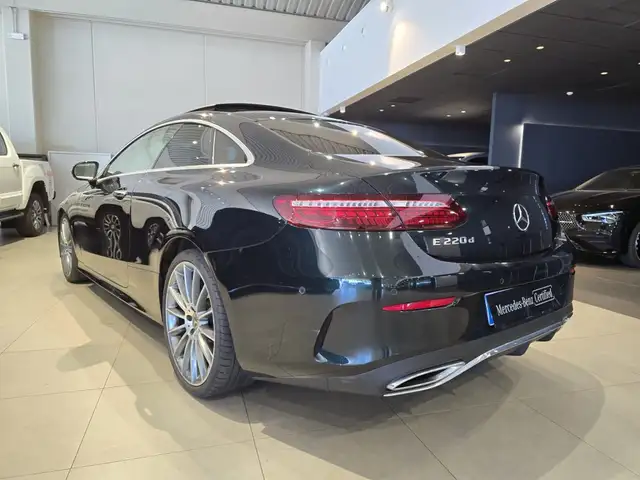 Mercedes-Benz E-Class view 9