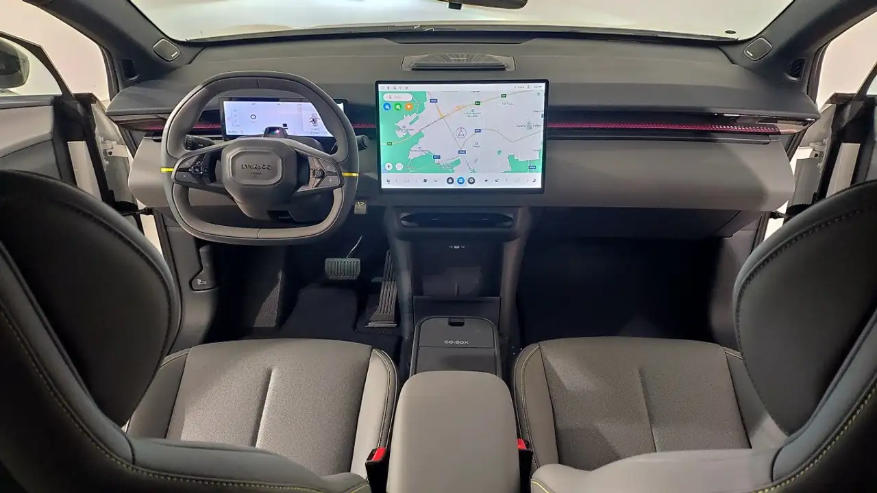 Lynk & Co 02