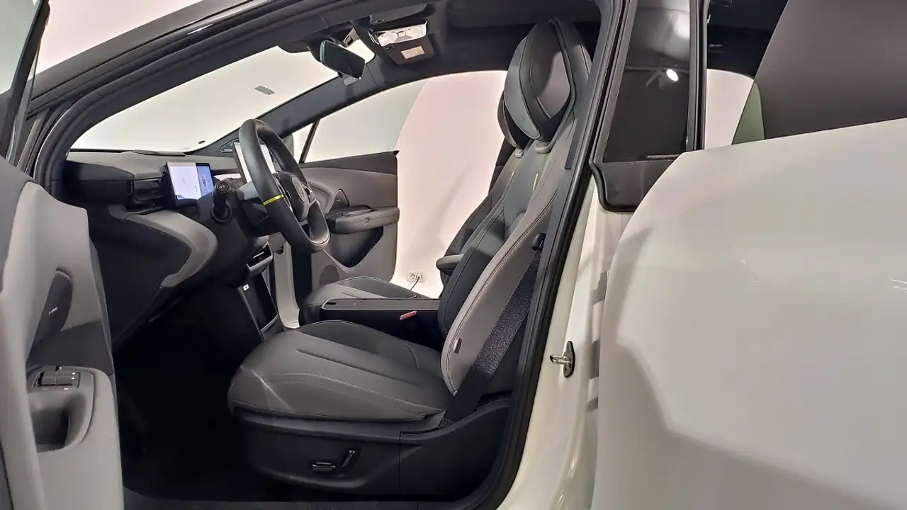 Lynk & Co 02