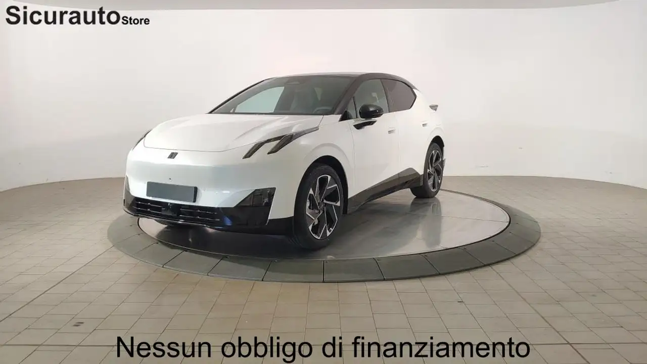 Lynk & Co 02