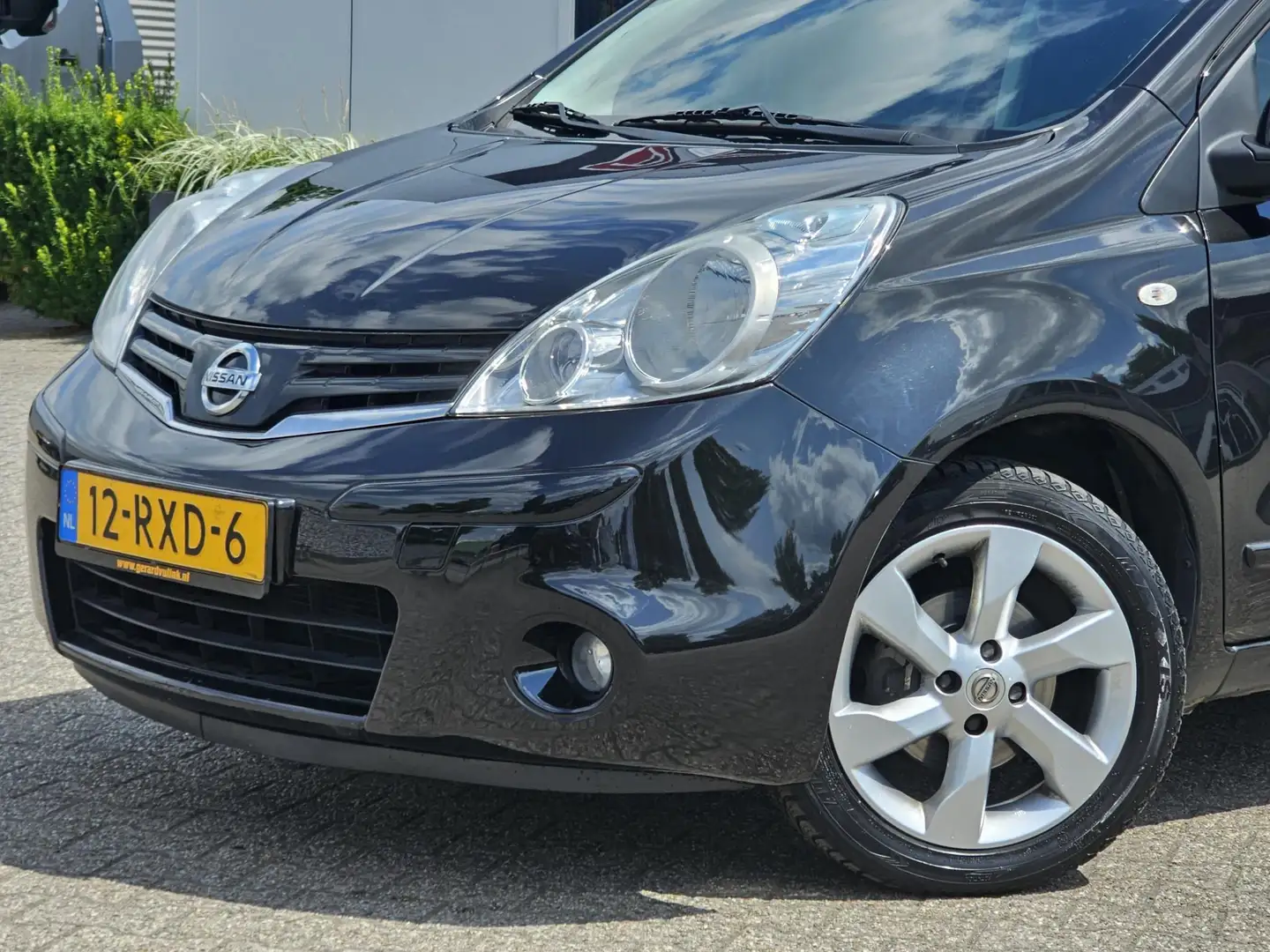 Nissan Note 1.6 Tekna TREKHAAK CLIMA PARKEERSENSOREN Zwart - 2