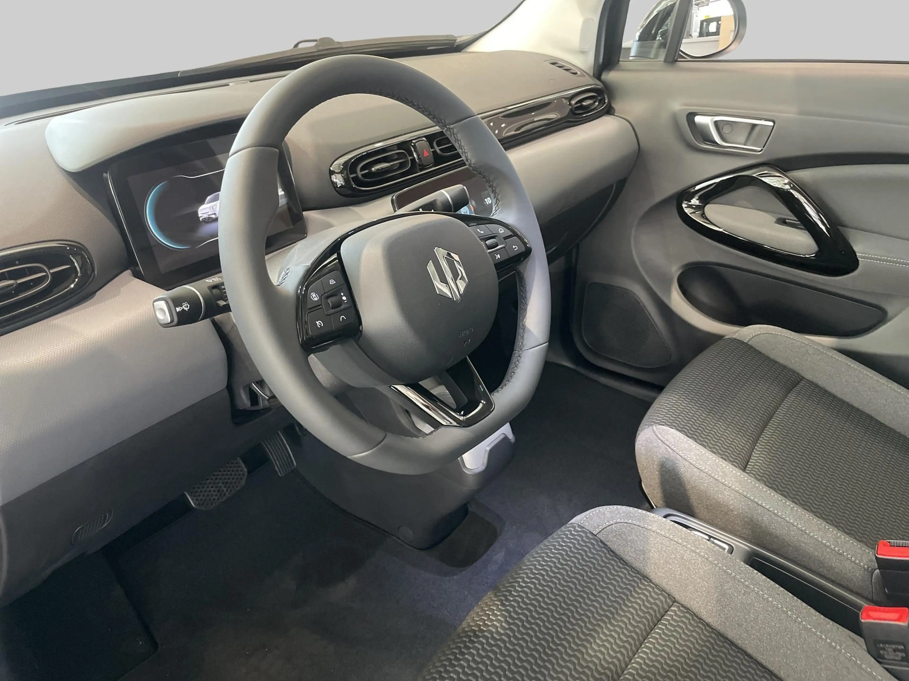 Leapmotor T03 Design 37.3 kWh | Airco (automatisch) | Keyless st — photo 4