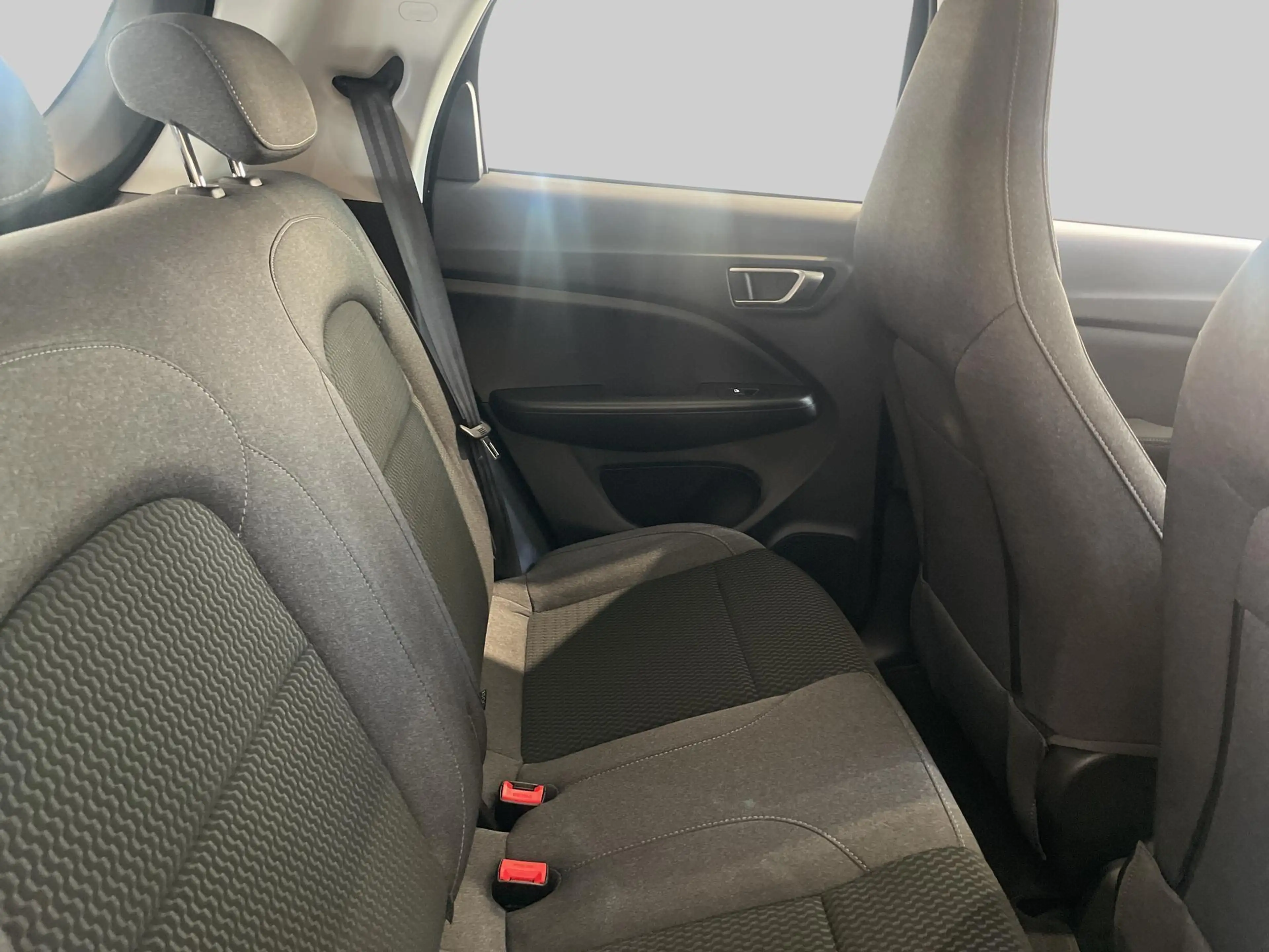 Leapmotor T03 Design 37.3 kWh | Airco (automatisch) | Keyless st — photo 14