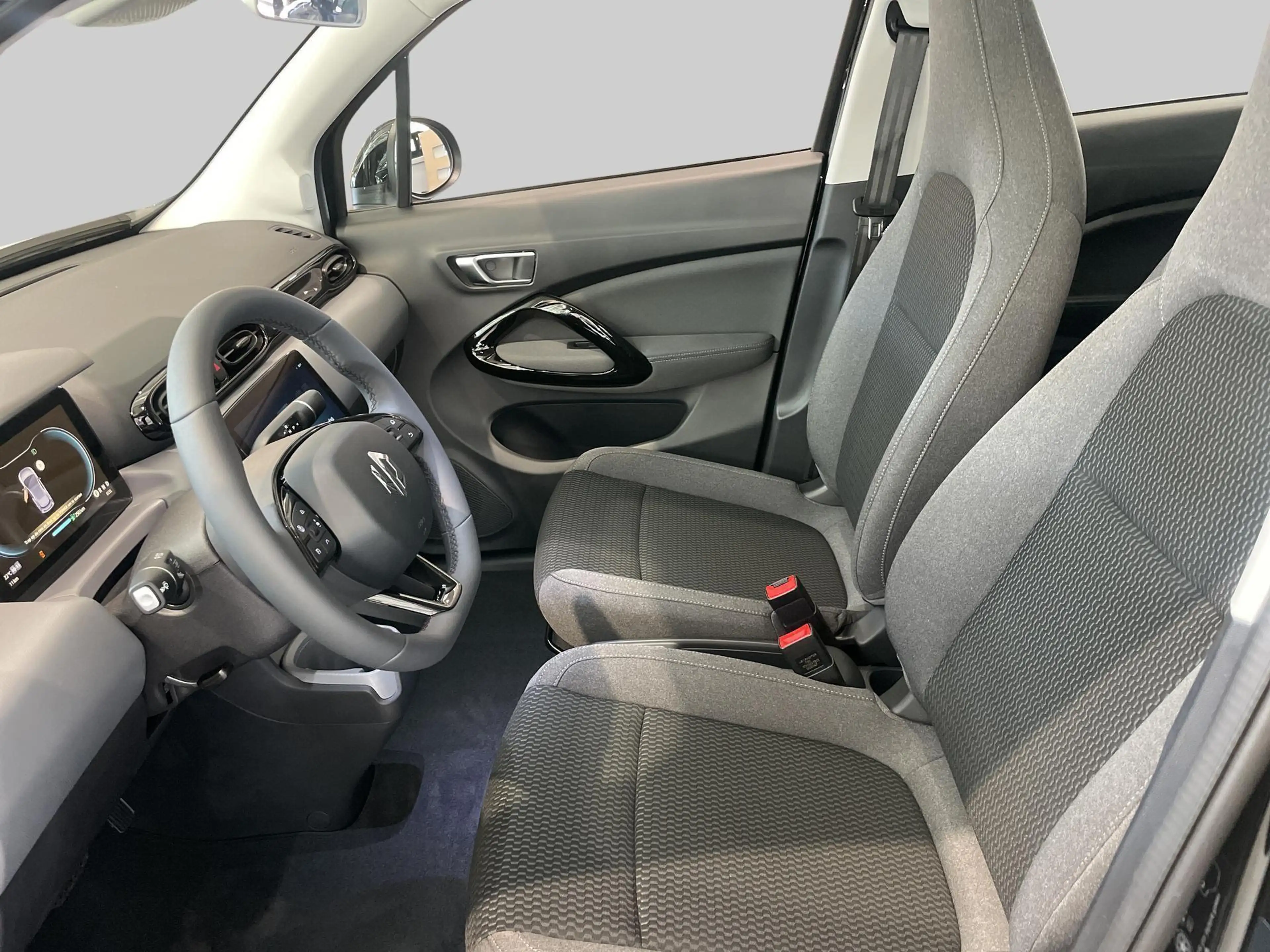 Leapmotor T03 Design 37.3 kWh | Airco (automatisch) | Keyless st — photo 12