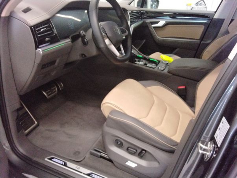 Volkswagen Touareg R-Line 3.0TDI +WANK+AHK+LUFT+ — photo 4