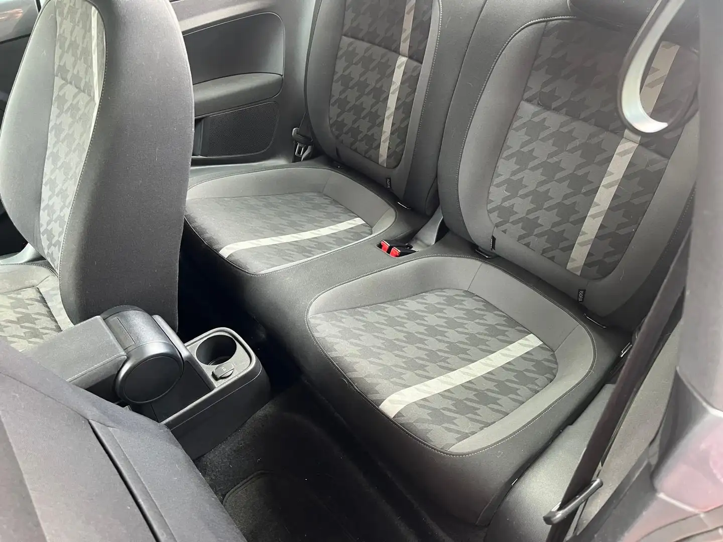 Volkswagen Maggiolino 2.0 tdi Design 110cv dsg - 2