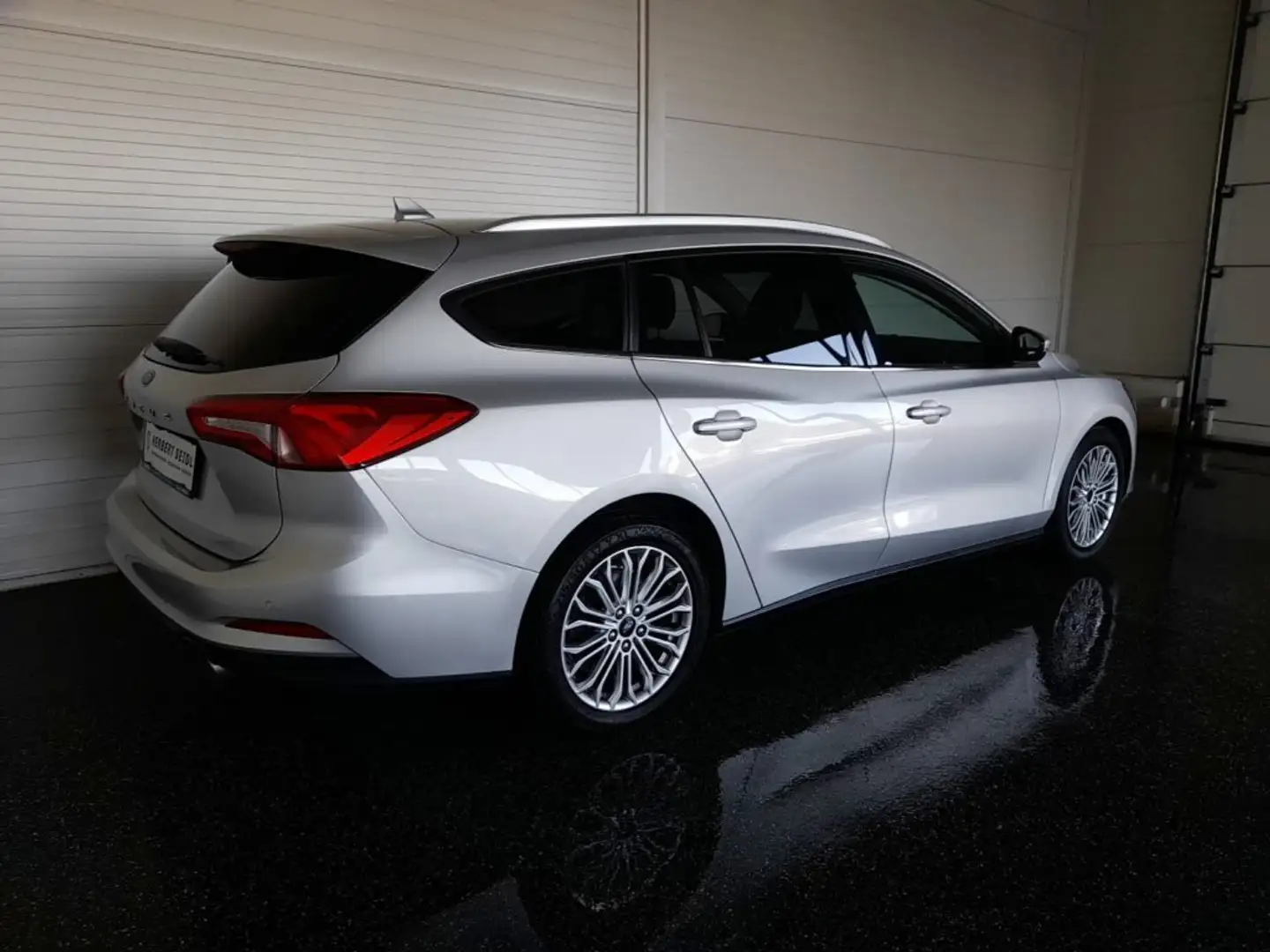 Ford Focus Traveller 2,0 EcoBlue Titanium Aut Silber - 2