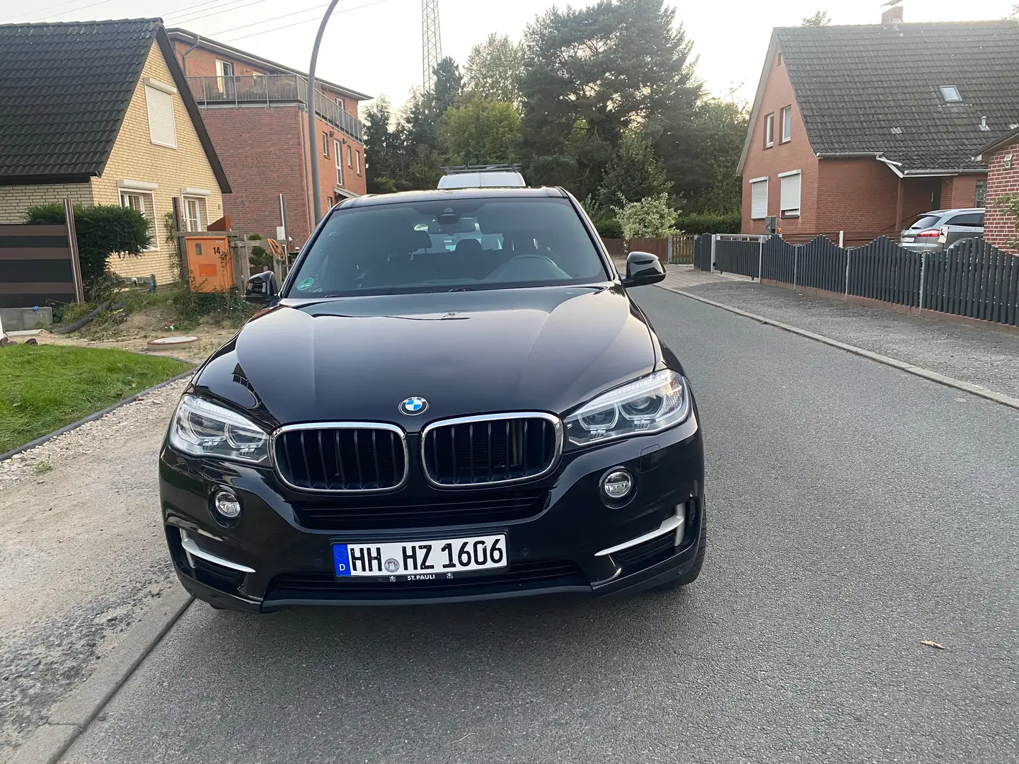 BMW X5 xDrive30d 7sitzer opysky dach 1 Hand Schwarz - 1