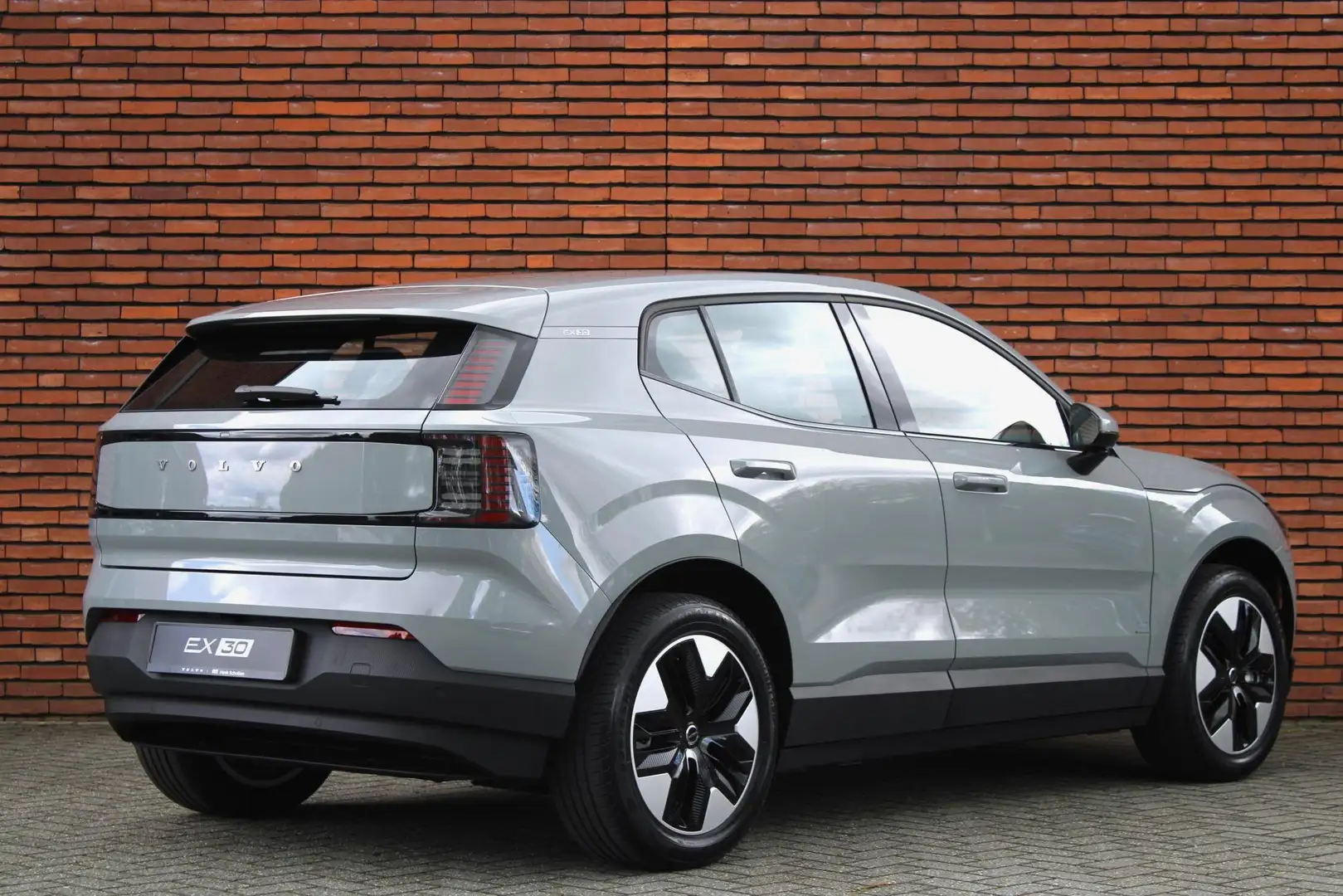 Volvo EX30 Single Motor Core 51 kWh | Climate Control | Park Grijs - 2