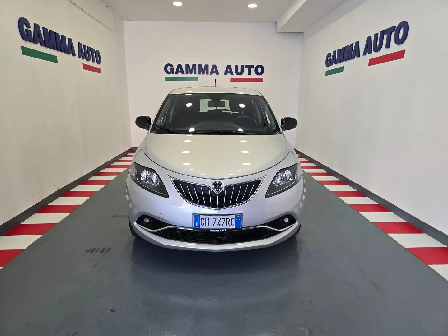 Lancia Ypsilon 1.0 HYBRID GOLD PERFETTA COME NUOVA Argento - 1