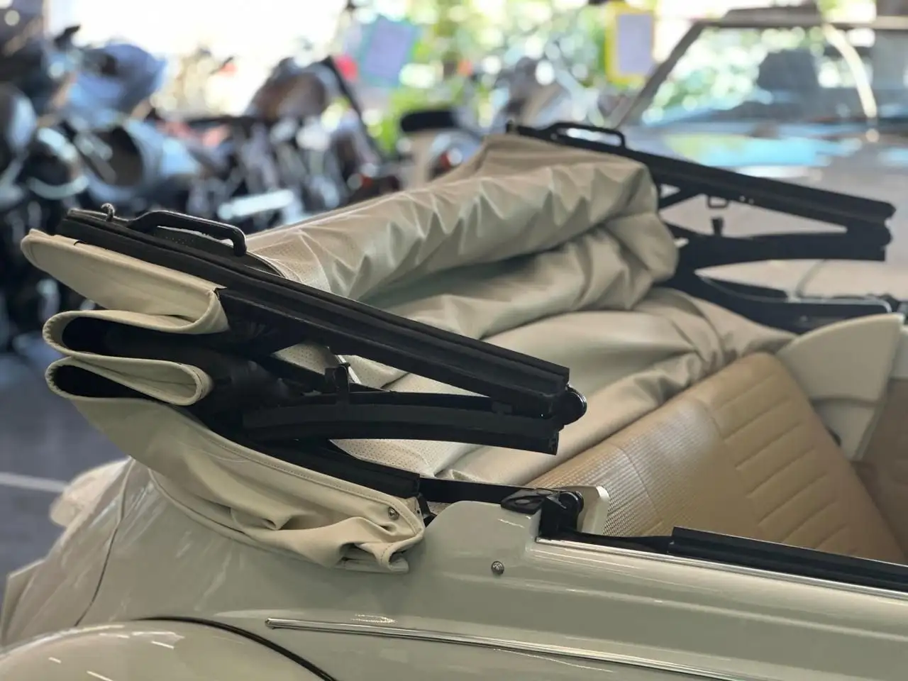 Volkswagen Maggiolino Cabrio*Completamente restaurata, foto 9
