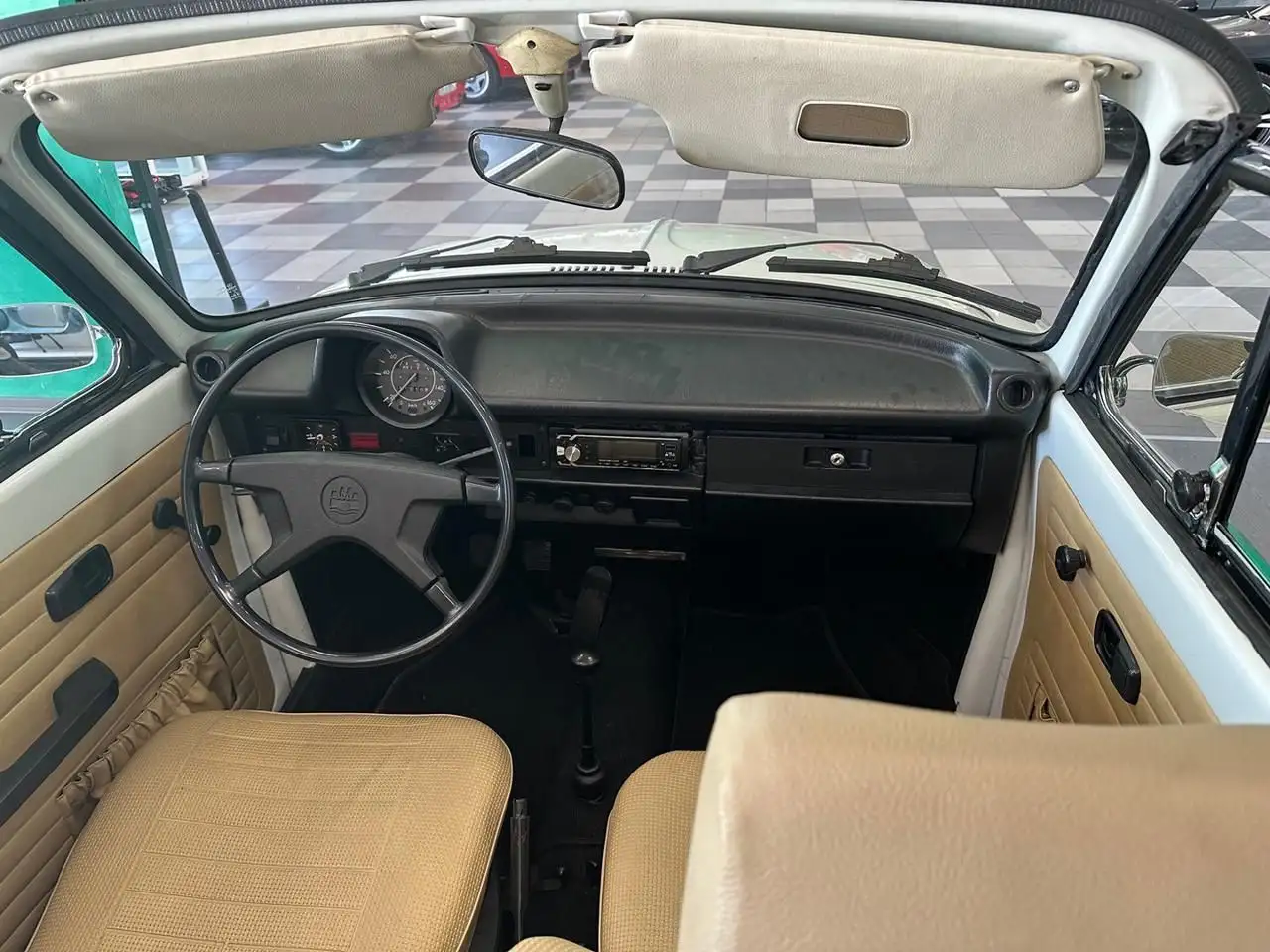 Volkswagen Maggiolino Cabrio*Completamente restaurata, foto 7