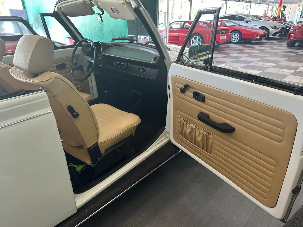 Volkswagen Maggiolino Cabrio*Completamente restaurata, foto 11