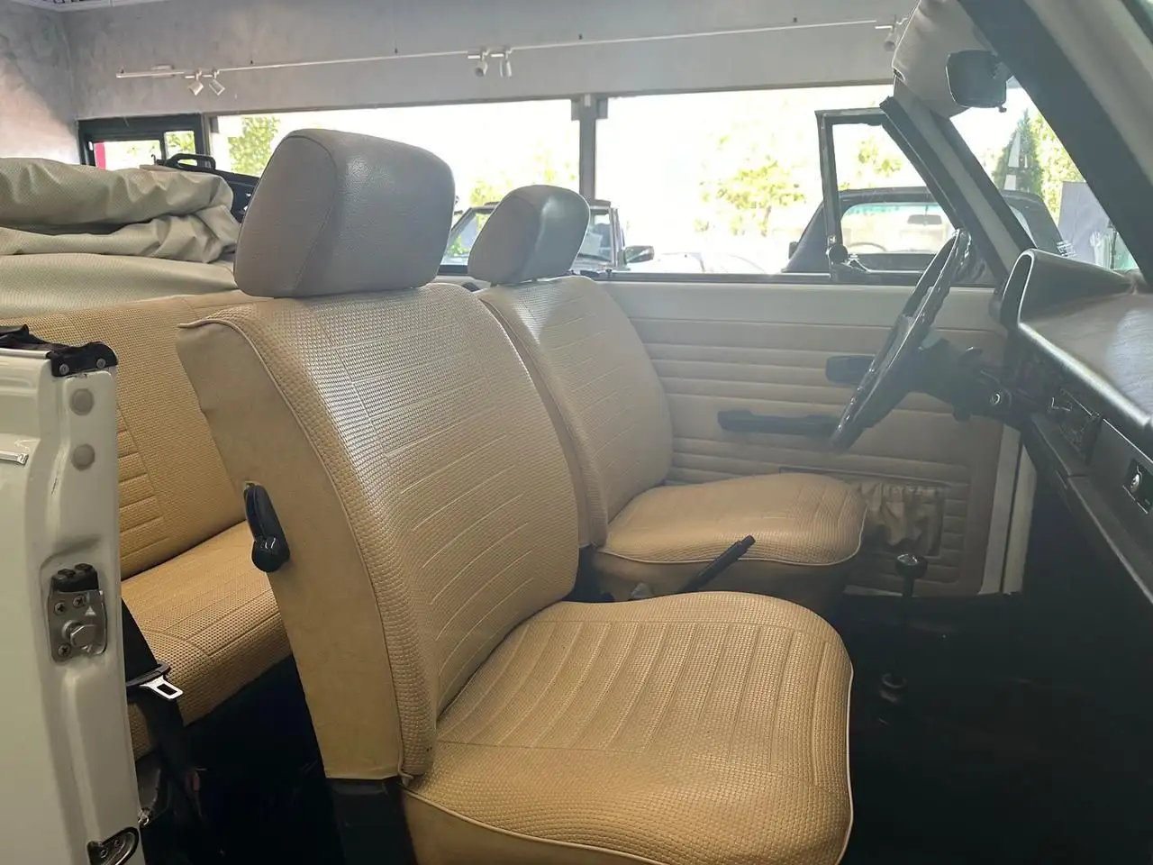 Volkswagen Maggiolino Cabrio*Completamente restaurata, foto 12