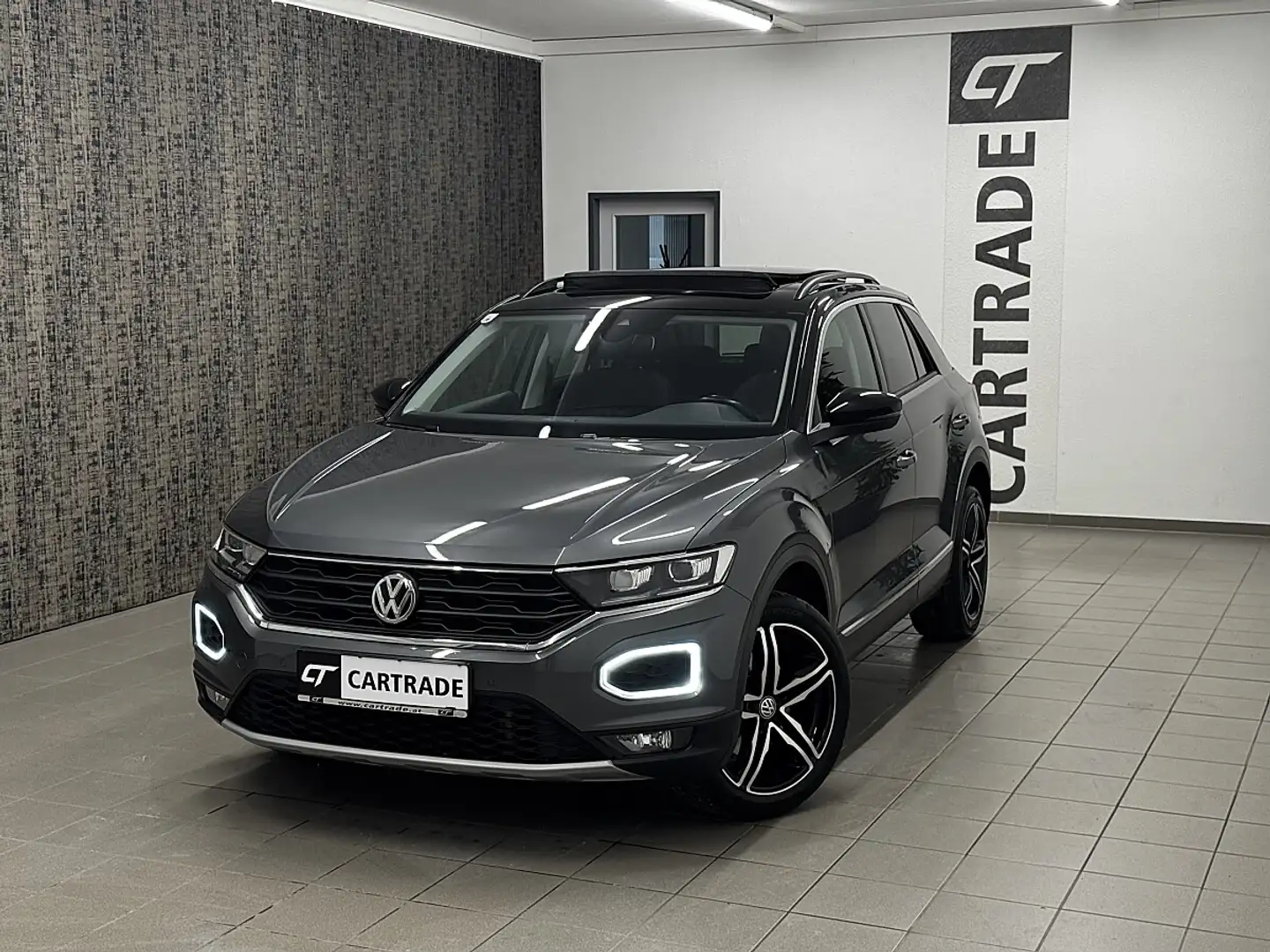 Volkswagen T-Roc 2.0 TDI Design 4Motion / LED/ PANORAMAD./ LANE ... Grau - 2