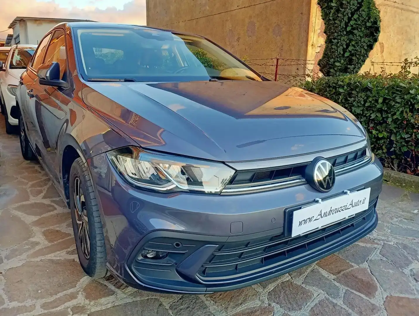 Volkswagen Polo 1.0 tsi Life 95cv - 1