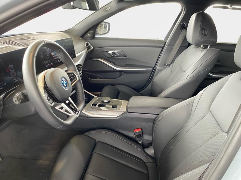 BMW 330 M Sport — photo 10