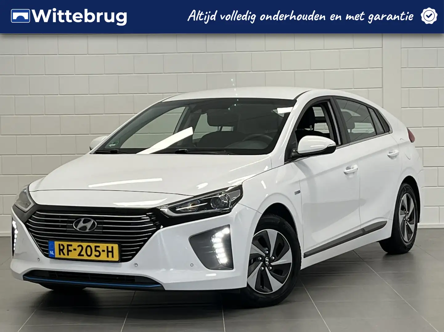 Hyundai IONIQ 1.6 GDi Comfort DEALER ONDERHOUDEN! | NAVIGATIE | Wit - 1