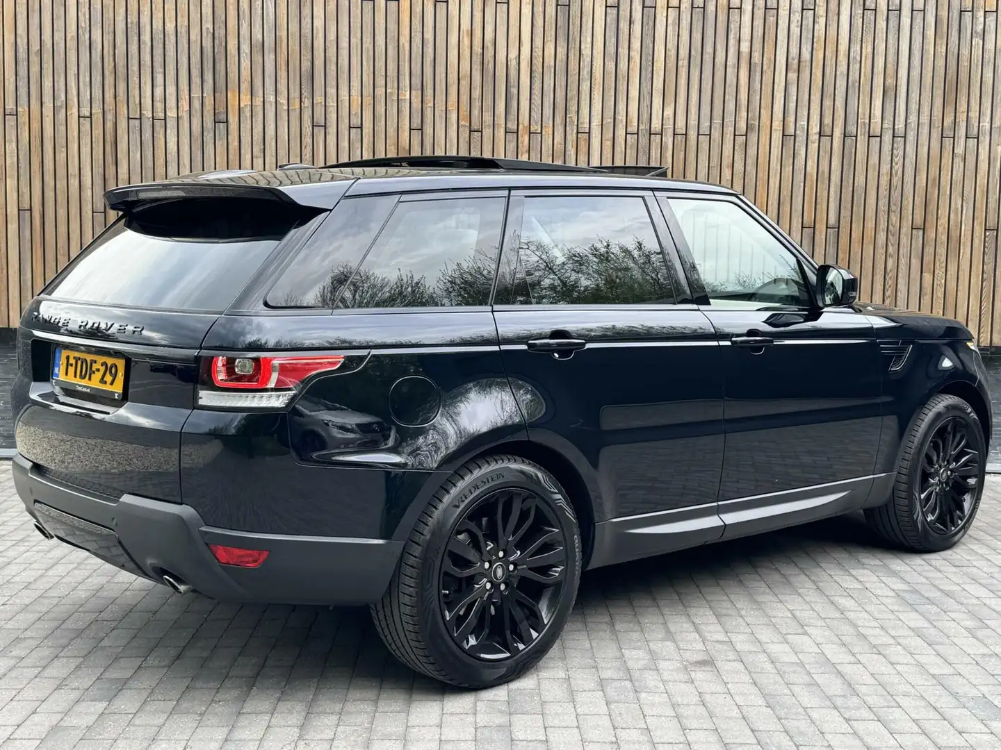 Land Rover Range Rover Sport 3.0 TDV6 HSE Dynamic Panoramadak | Lederen bekledi Zwart - 2