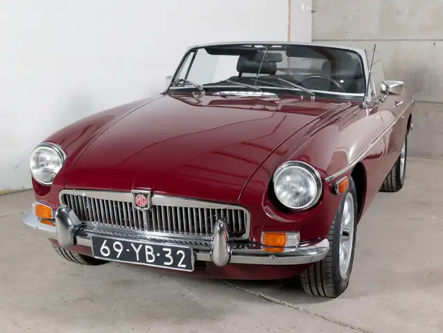 MG MGB 1.8 Roadster Damask Red