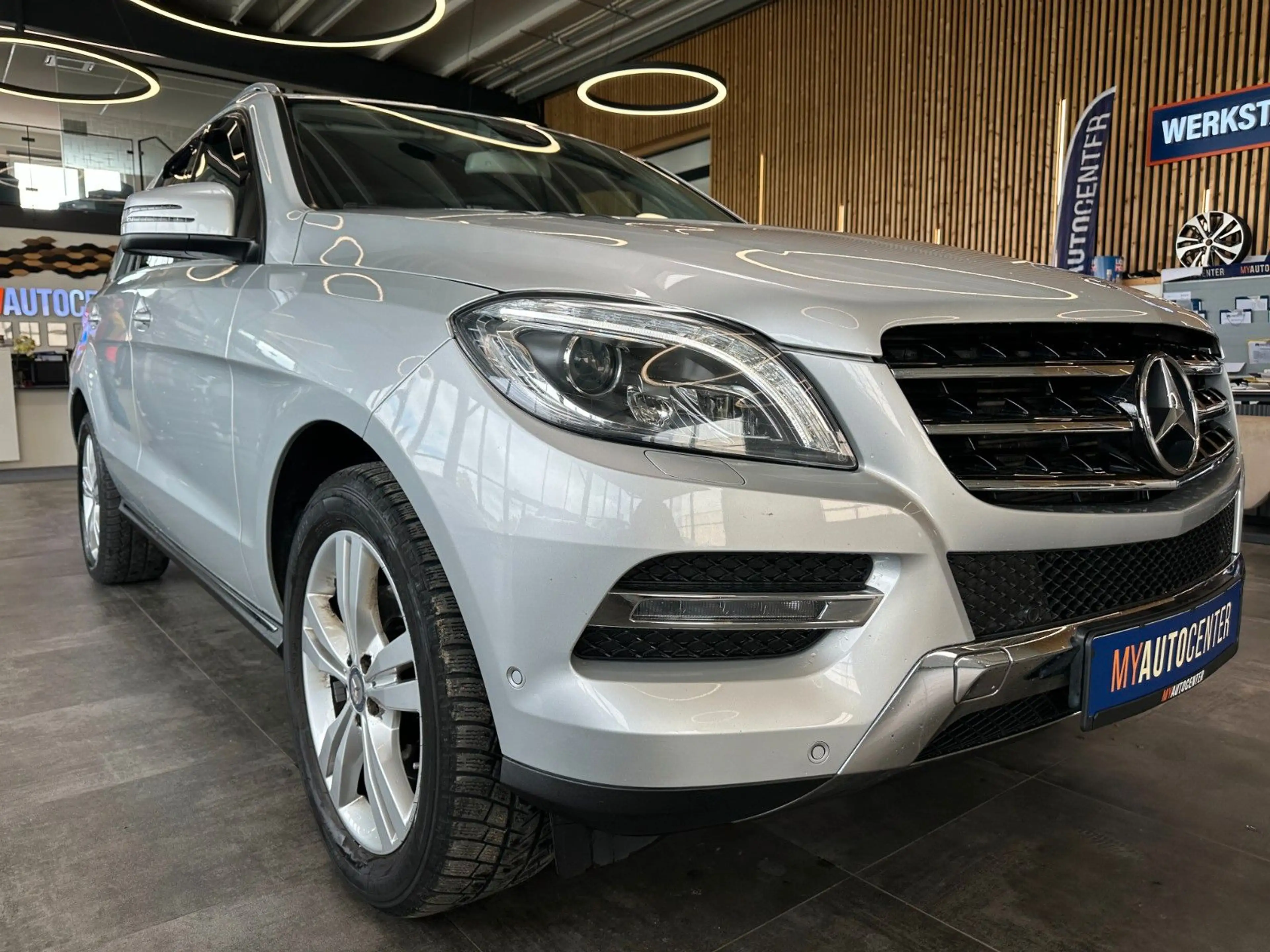 Mercedes-Benz ML 250 *PANO*Tempo*Sport*BI-Xenon* — photo 3